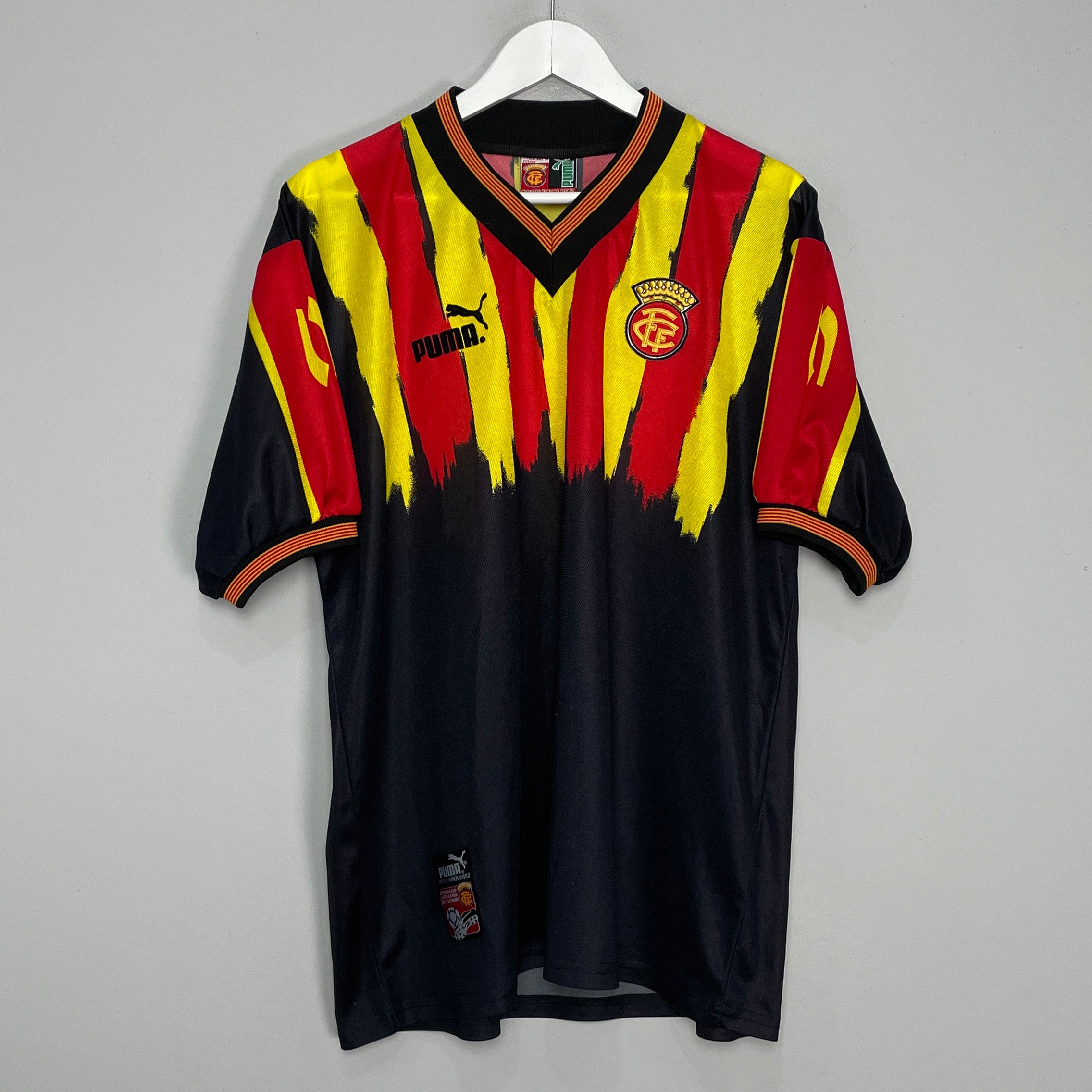 Shop 1995/96 CATALUNYA AWAY SHIRT (XL) PUMA, classic football shirts, vintage football shirts & retro soccer jerseys at Cult Kits