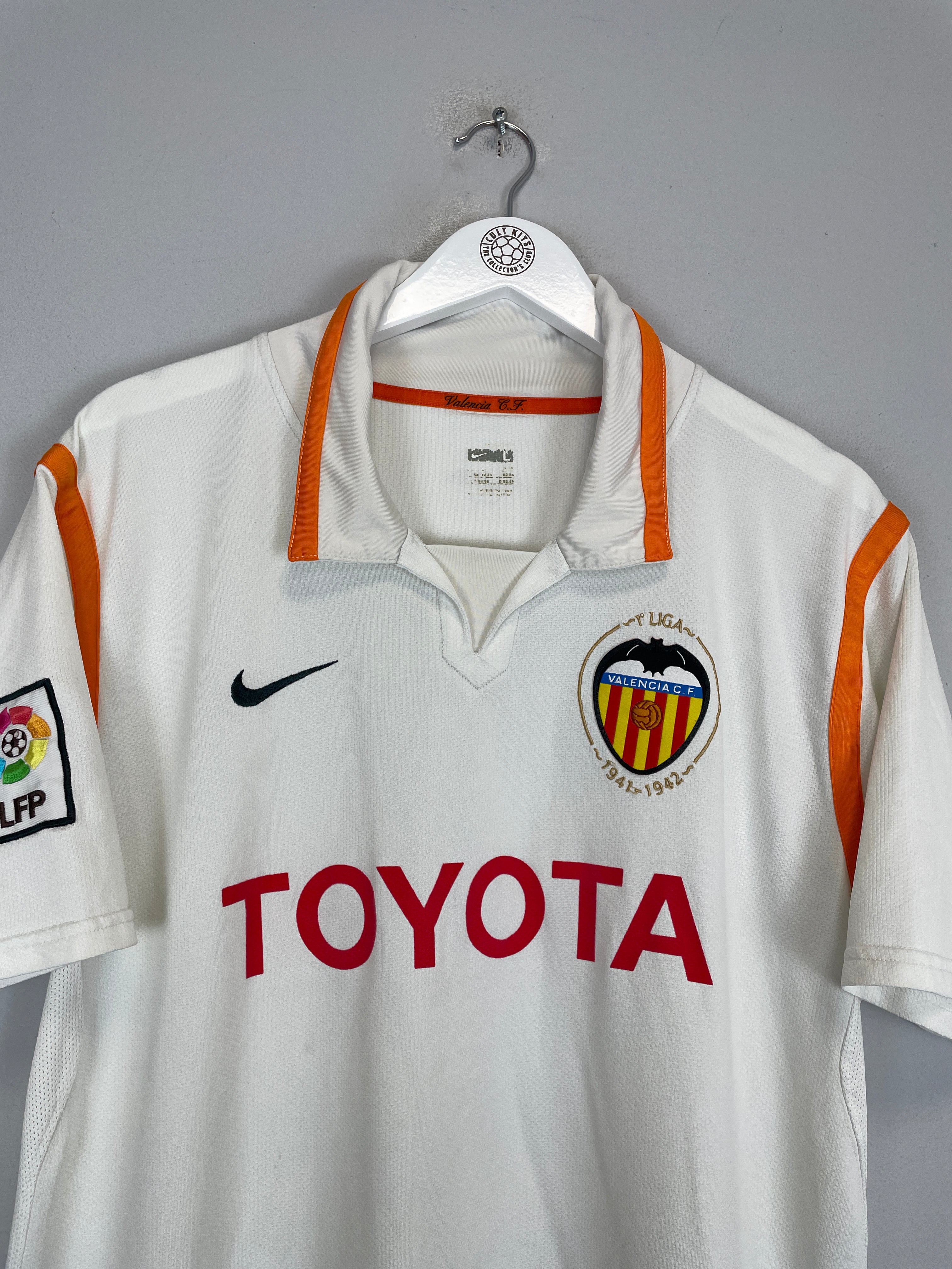 Shop 2007/08 VALENCIA DAVID VILLA #7 HOME SHIRT (L) NIKE, classic football shirts, vintage football shirts & retro soccer jerseys at Cult Kits