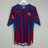 2005/06 BARCELONA RONALDINHO #10 HOME SHIRT (M) NIKE
