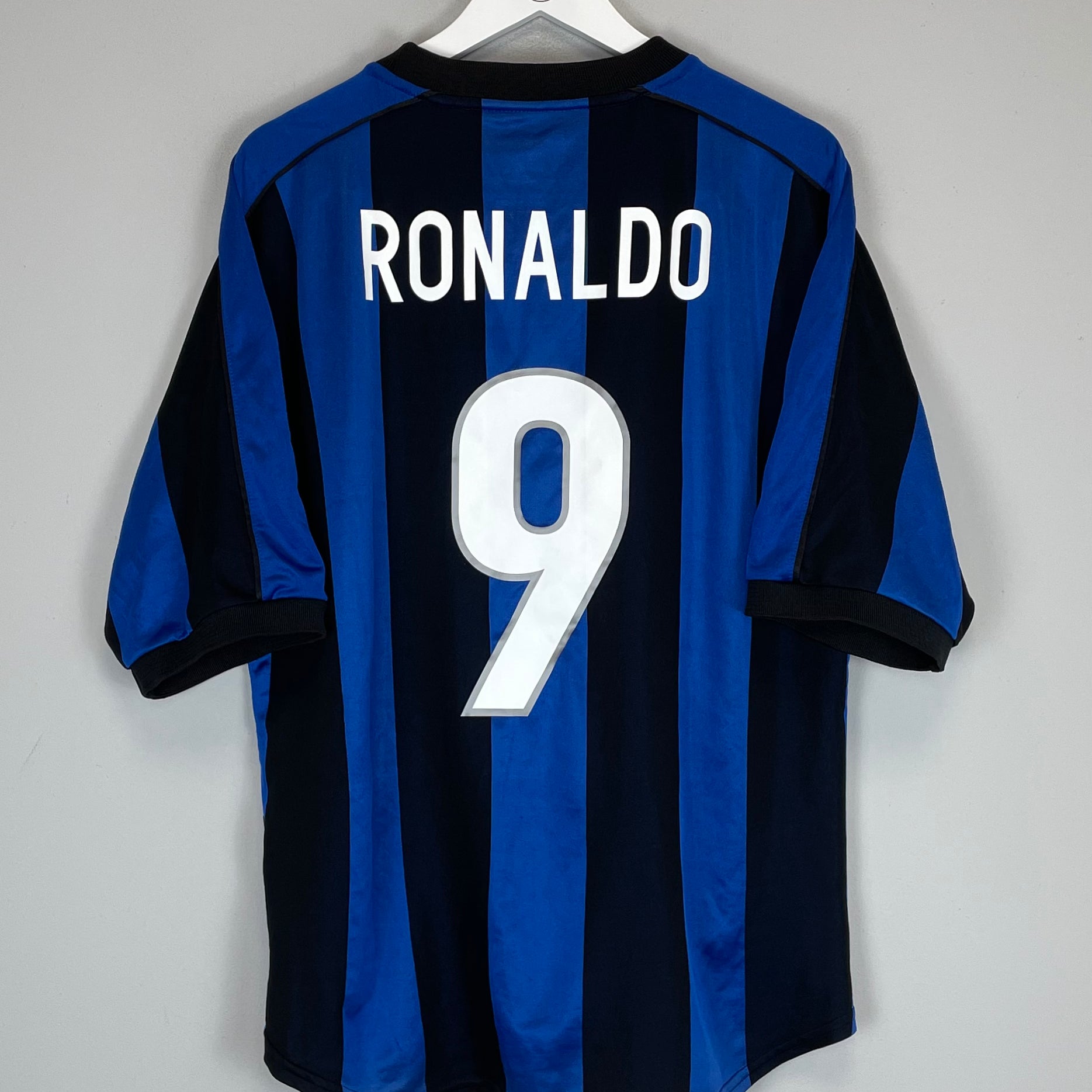 Shop 1999/00 INTER MILAN RONALDO #9 HOME SHIRT (L) NIKE, classic football shirts, vintage football shirts & retro soccer jerseys at Cult Kits