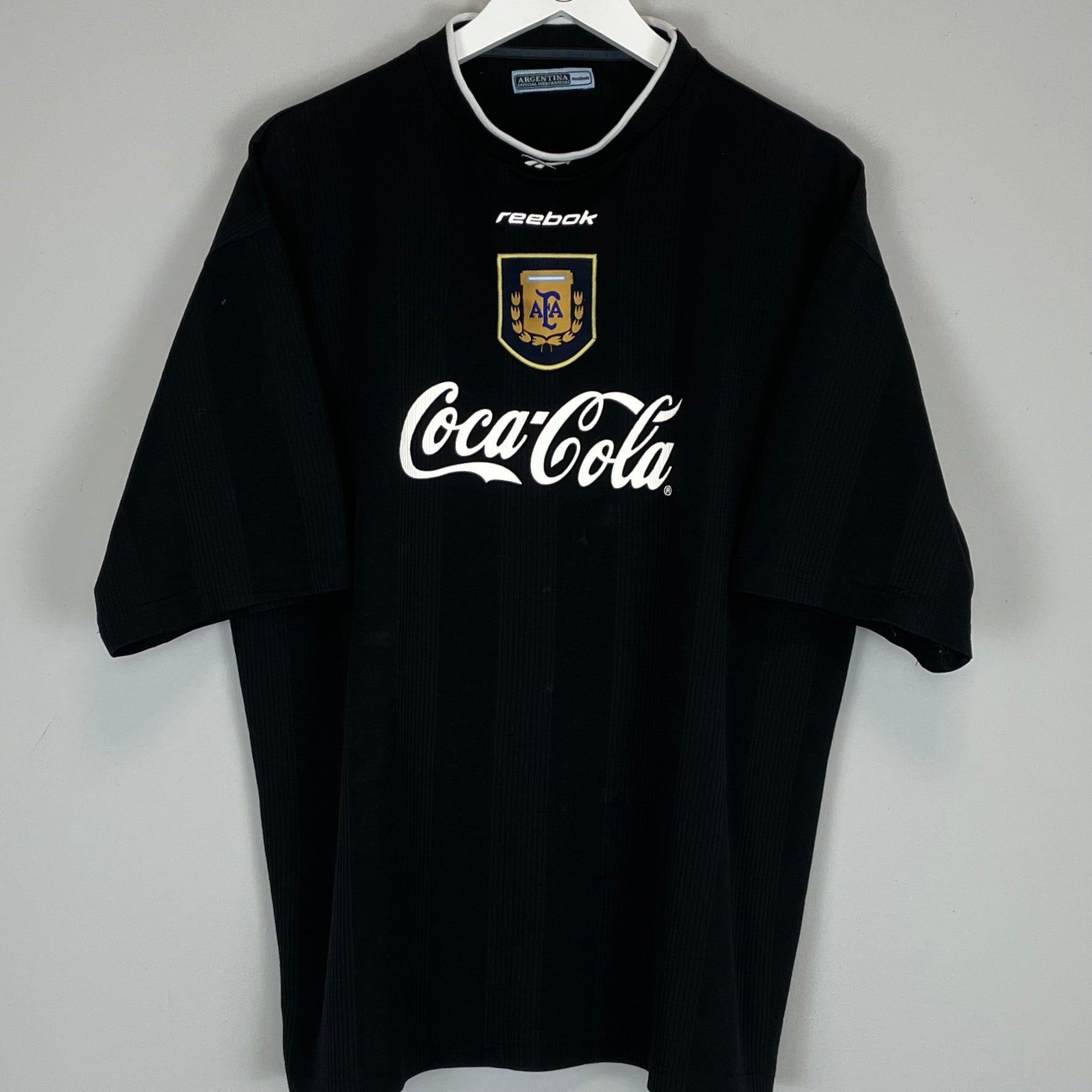 Shop 1999/00 ARGENTINA TRAINING SHIRT (L) REEBOK, classic football shirts, vintage football shirts & retro soccer jerseys at Cult Kits
