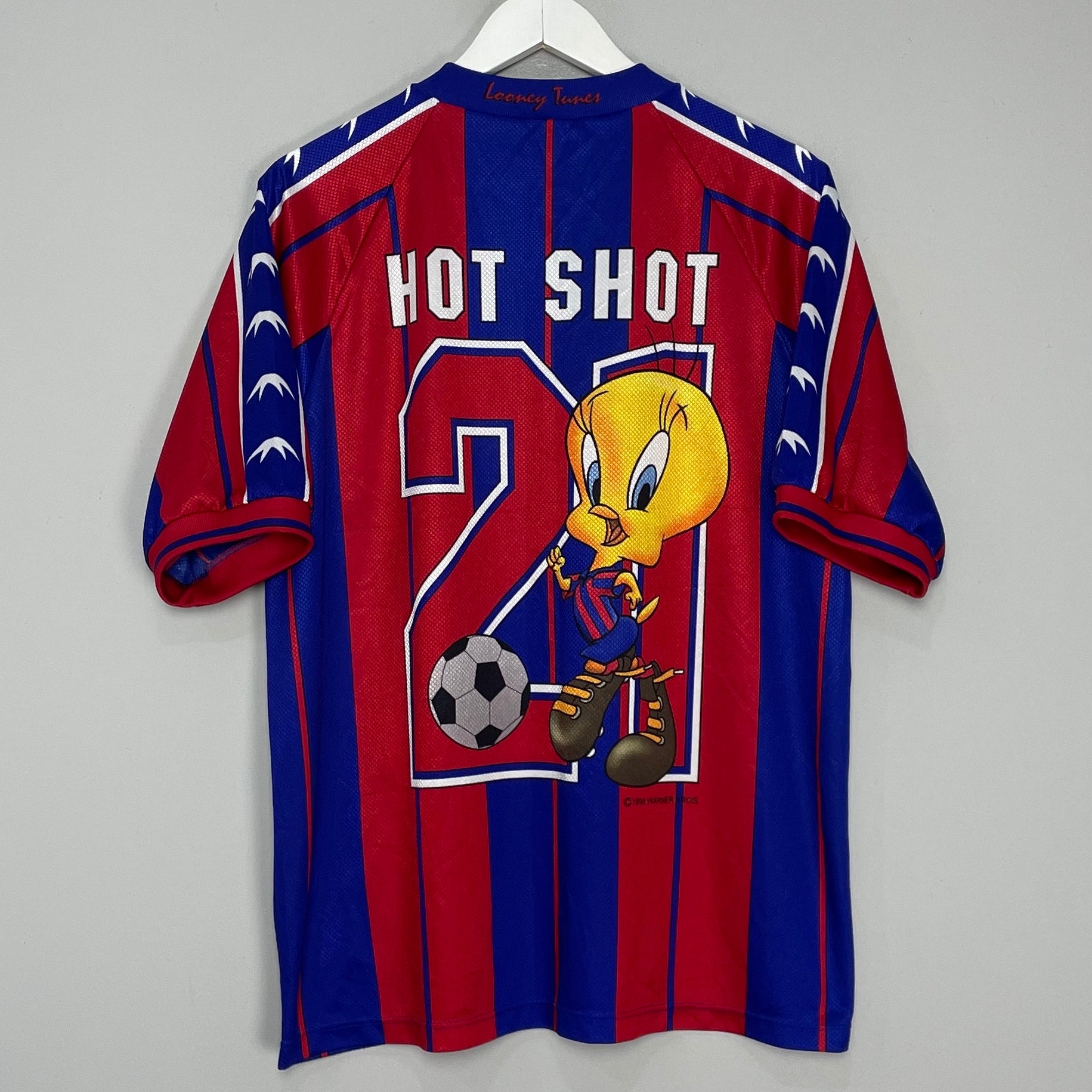 Shop 1998 BARCELONA X LOONEY TUNES SHIRT (L) OM, classic football shirts, vintage football shirts & retro soccer jerseys at Cult Kits