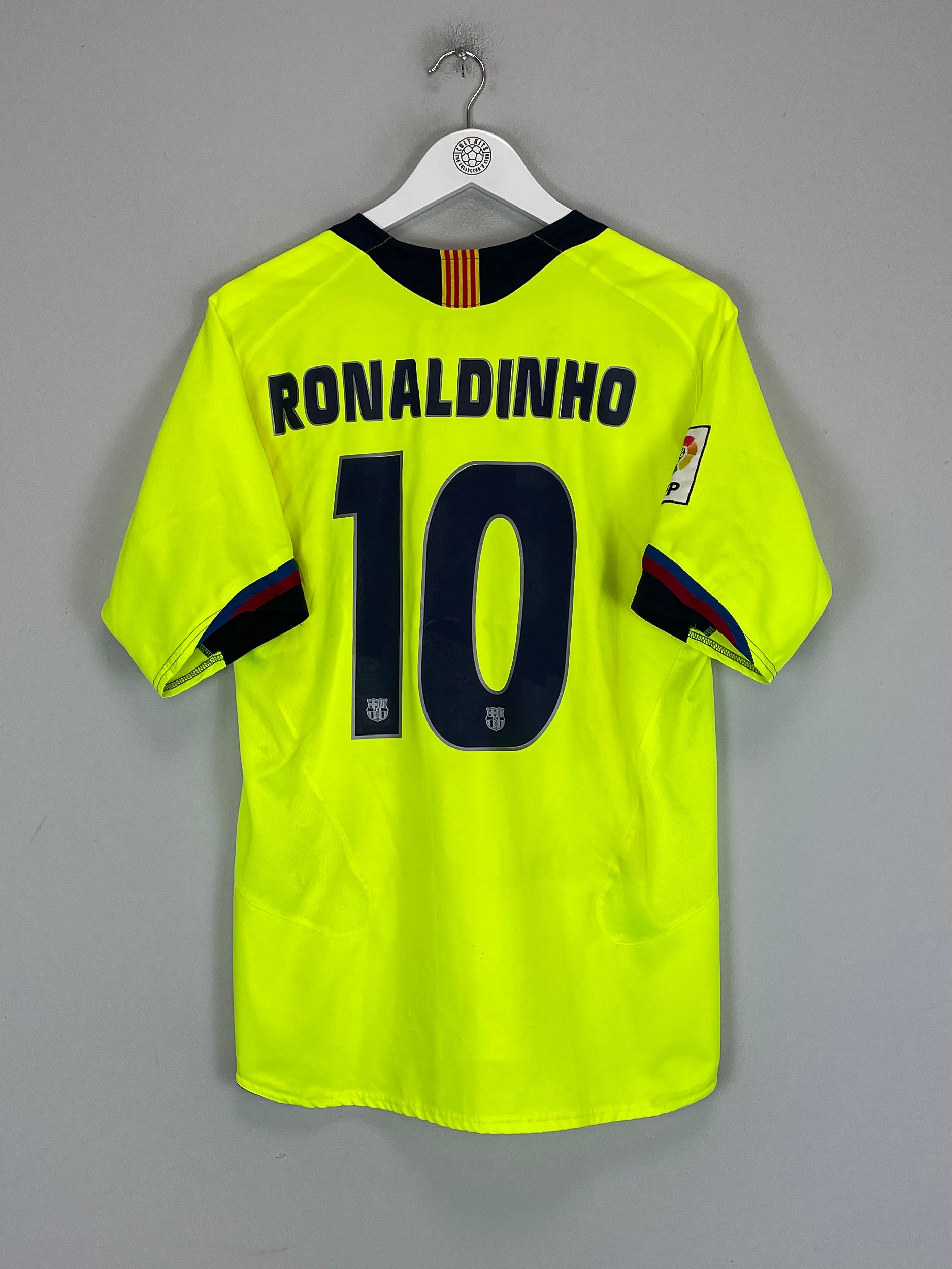 Shop 2005/06 BARCELONA RONALDINHO #10 AWAY SHIRT (M) NIKE, classic football shirts, vintage football shirts & retro soccer jerseys at Cult Kits