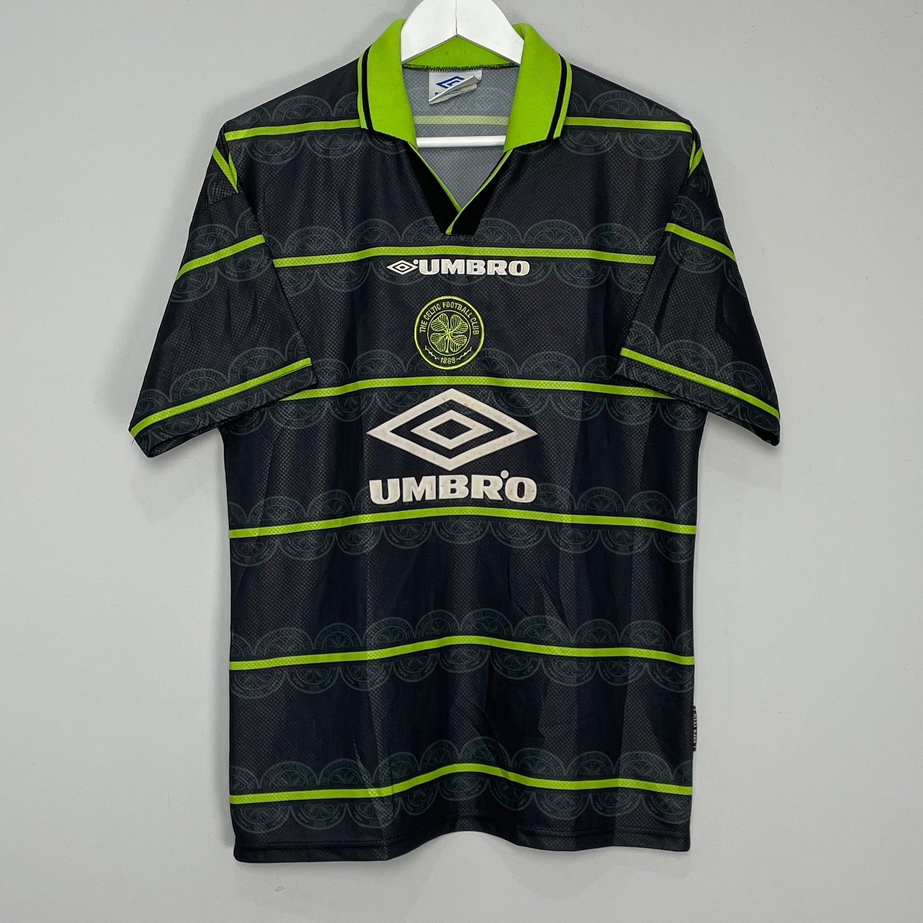 Shop 1998/99 CELTIC AWAY SHIRT (M) UMBRO, classic football shirts, vintage football shirts & retro soccer jerseys at Cult Kits