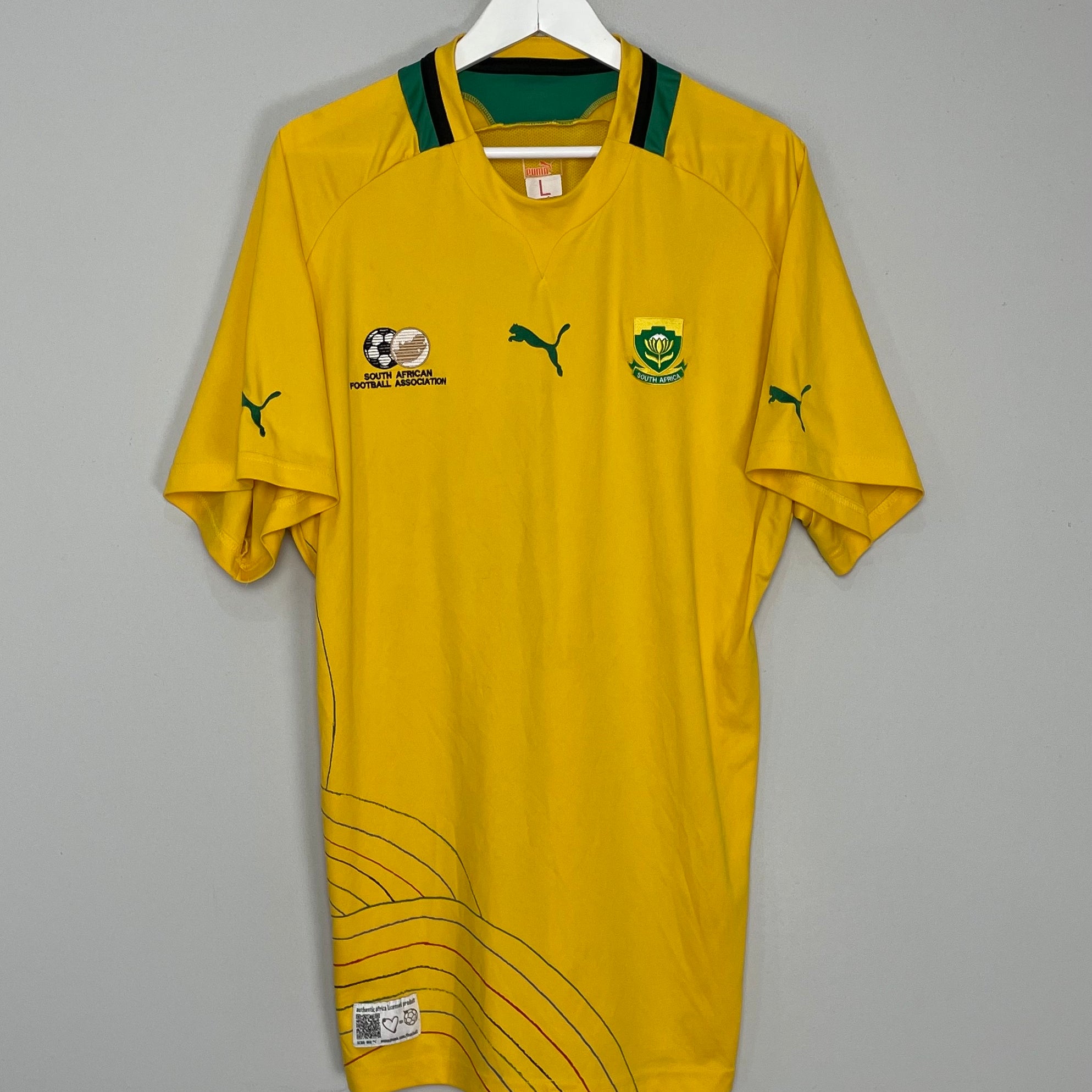 Shop 2012/13 SOUTH AFRICA HOME SHIRT (L) PUMA, classic football shirts, vintage football shirts & retro soccer jerseys at Cult Kits