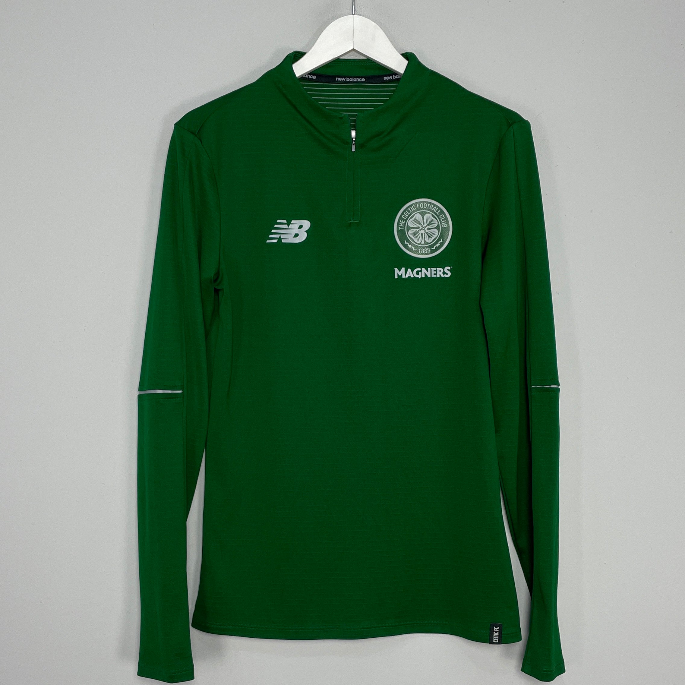 Shop 2015/16 CELTIC 1/4 ZIP TRACKSUIT TOP (M) NEW BALANCE, classic football shirts, vintage football shirts & retro soccer jerseys at Cult Kits