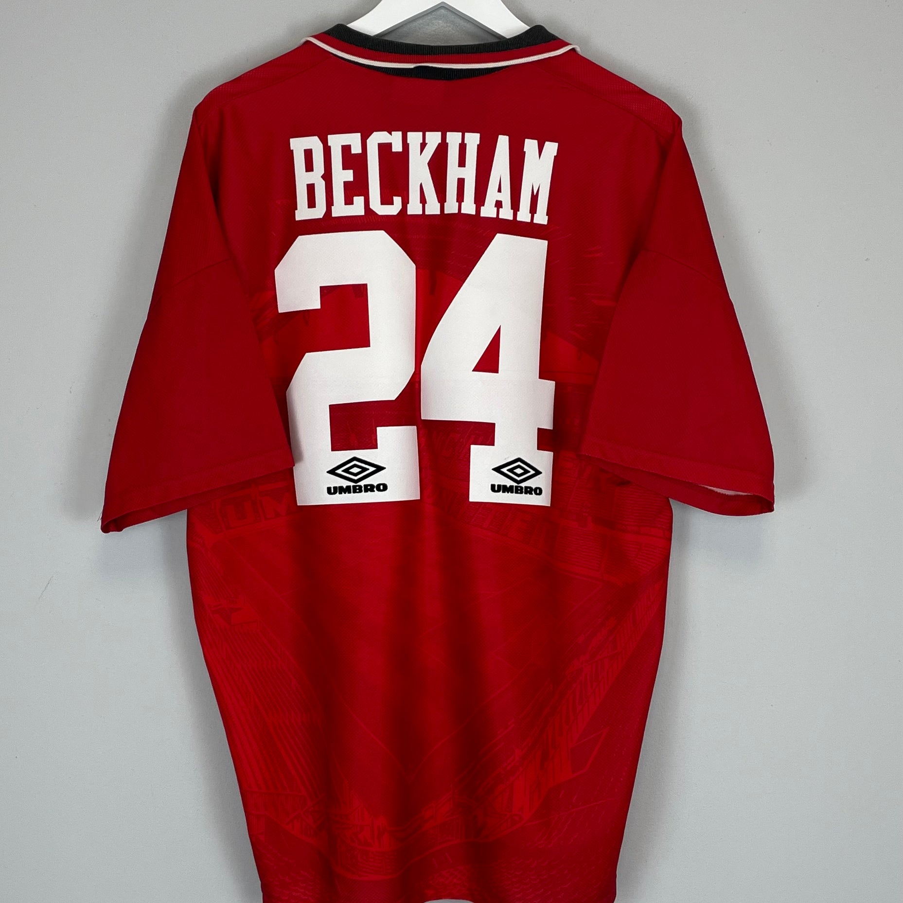 Shop 1994/96 MANCHESTER UNITED BECKHAM #24 HOME SHIRT (XXL) UMBRO, classic football shirts, vintage football shirts & retro soccer jerseys at Cult Kits
