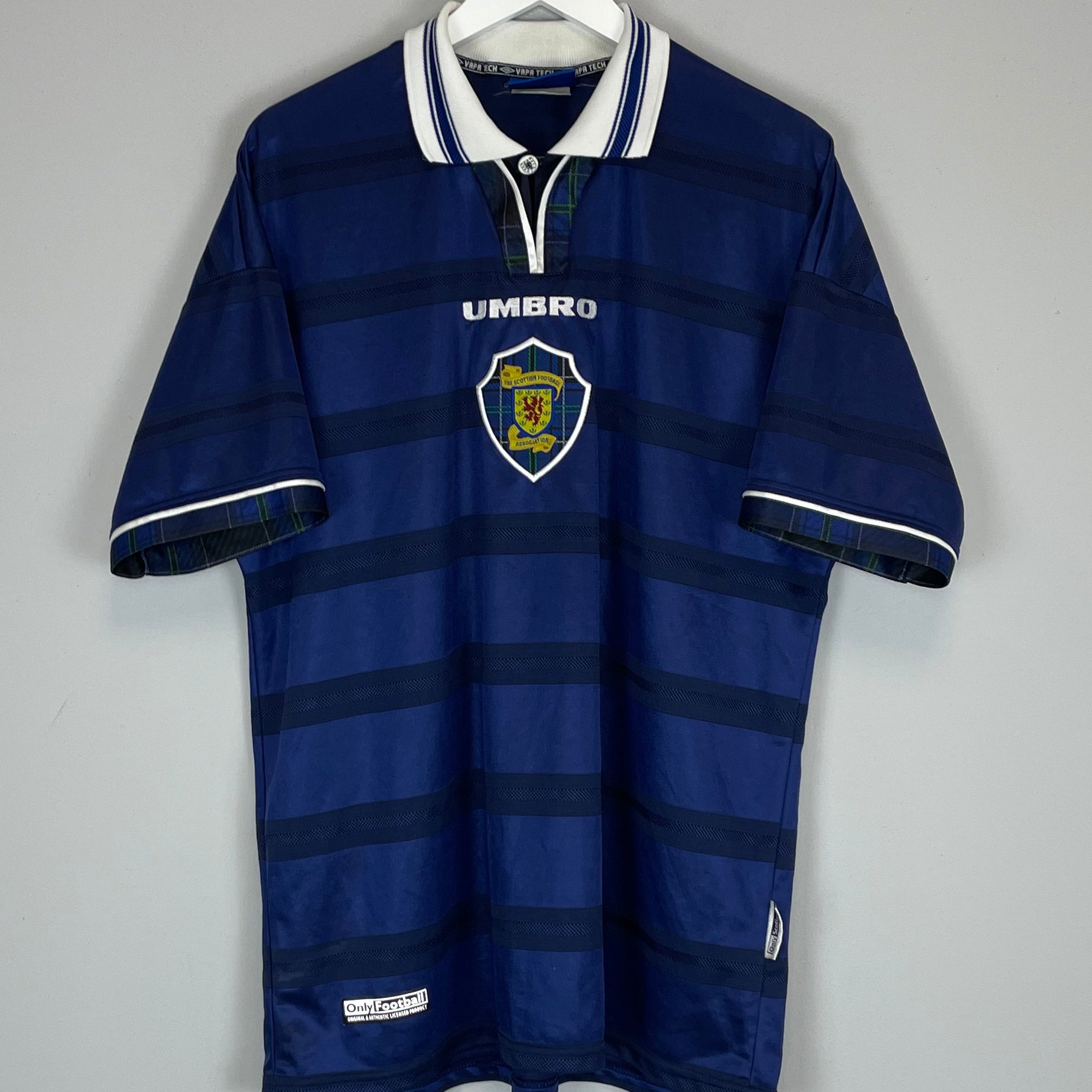 Shop 1998/00 SCOTLAND HOME SHIRT (XL) UMBRO, classic football shirts, vintage football shirts & retro soccer jerseys at Cult Kits