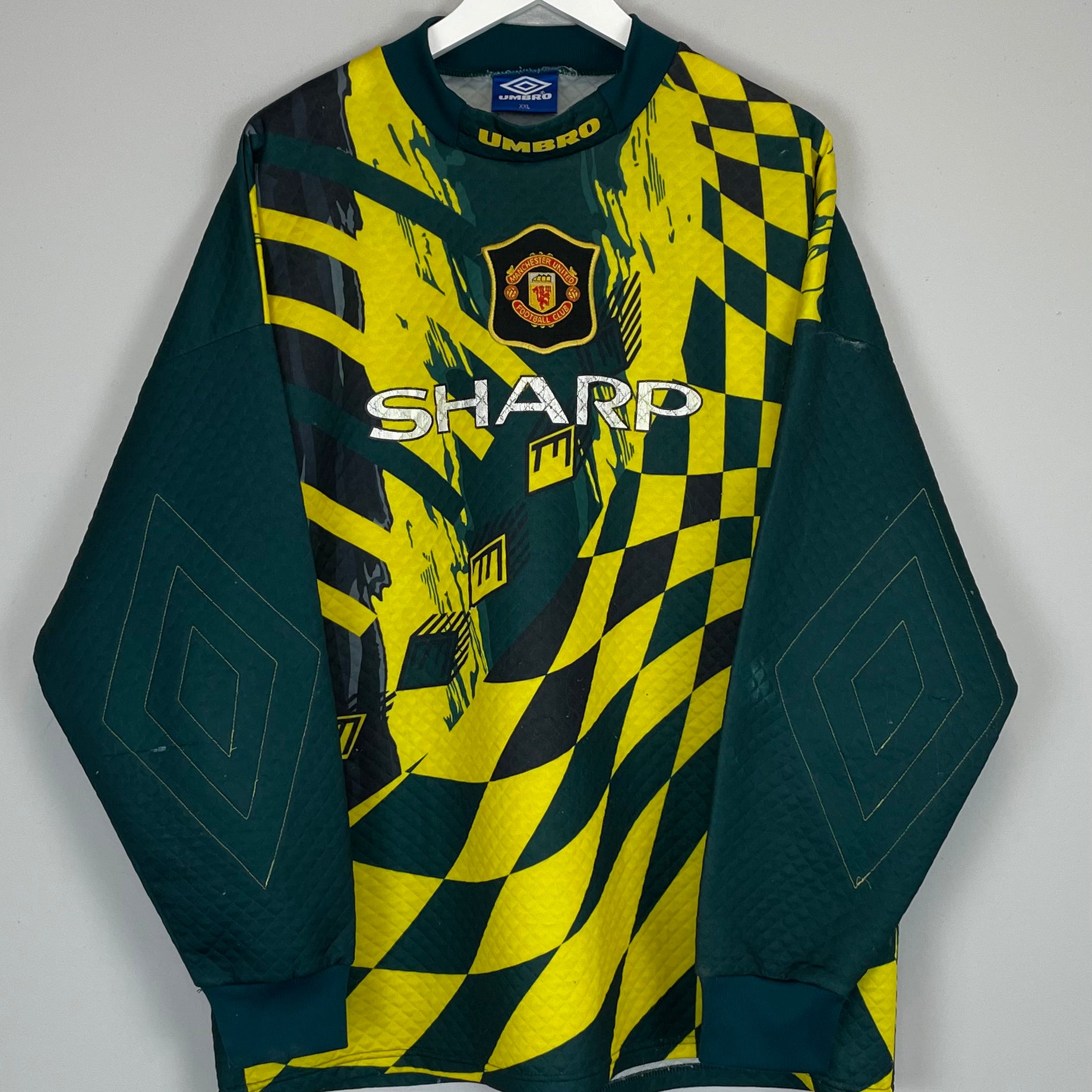 Shop 1995/96 MANCHESTER UNITED GK SHIRT (XXL) UMBRO, classic football shirts, vintage football shirts & retro soccer jerseys at Cult Kits