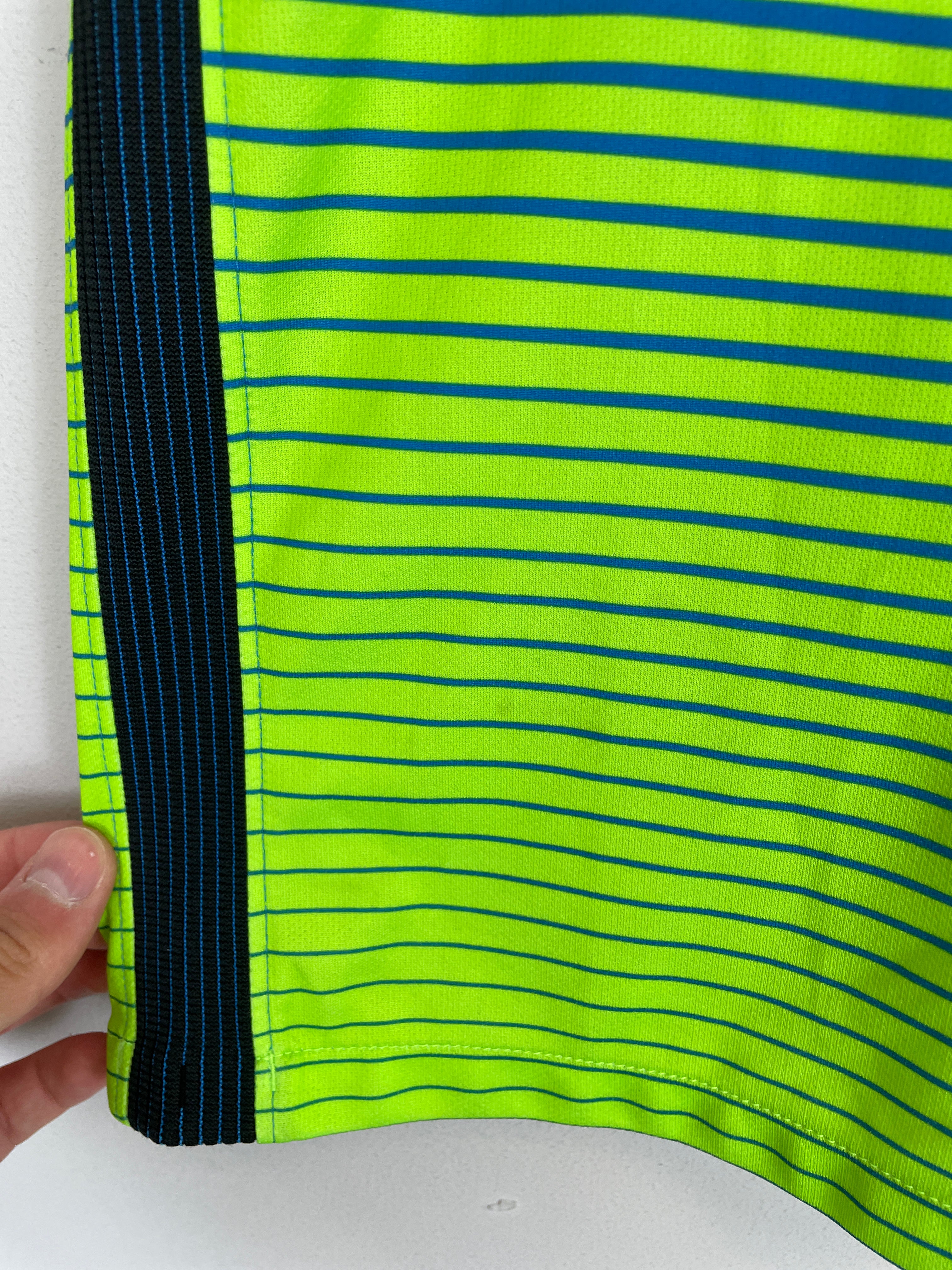 Shop 2016/17 INTER MILAN THIRD SHIRT (M) NIKE, classic football shirts, vintage football shirts & retro soccer jerseys at Cult Kits