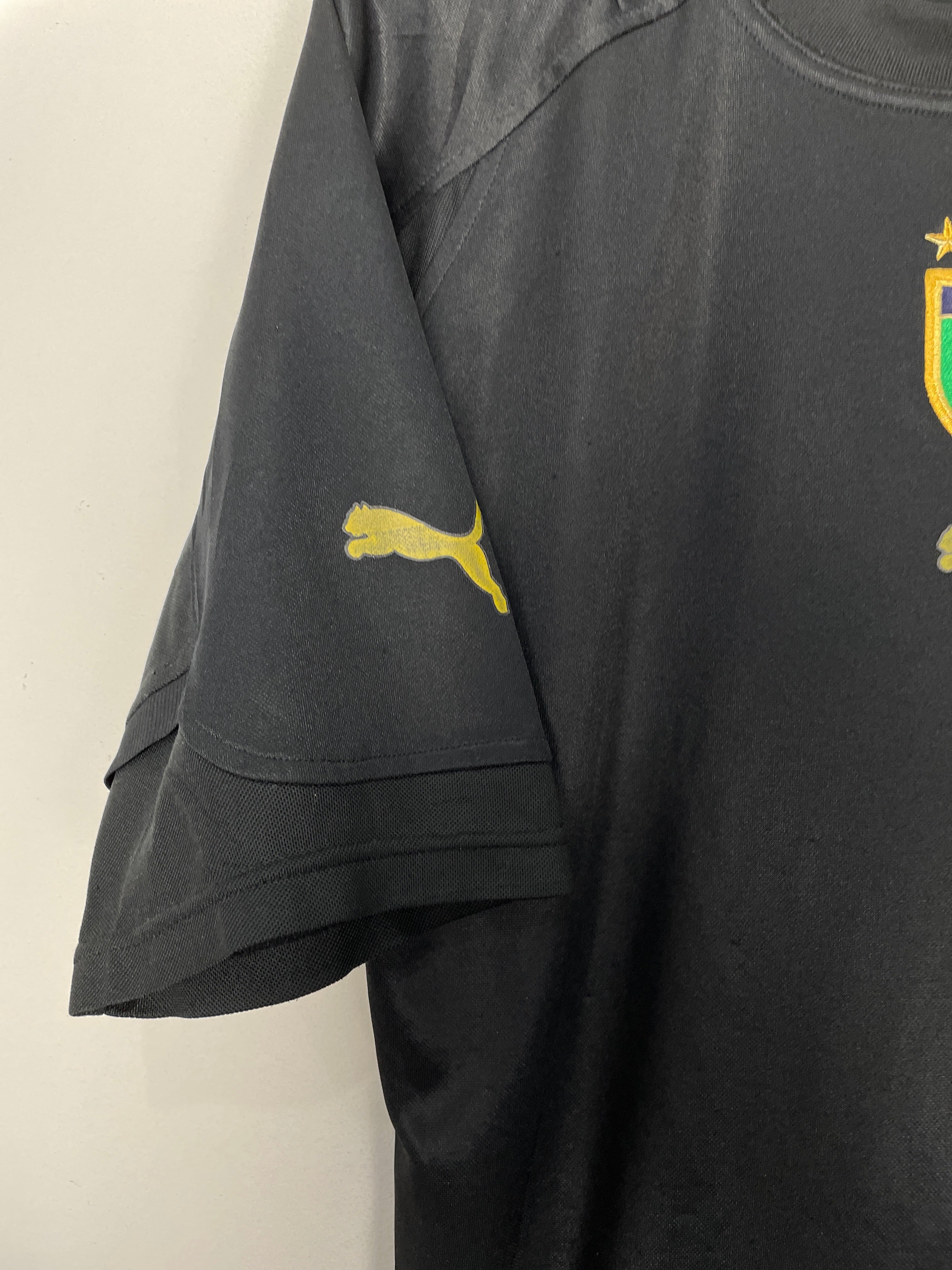 Shop 2005/06 ITALY BUFFON #1 GK SHIRT (XL) PUMA, classic football shirts, vintage football shirts & retro soccer jerseys at Cult Kits