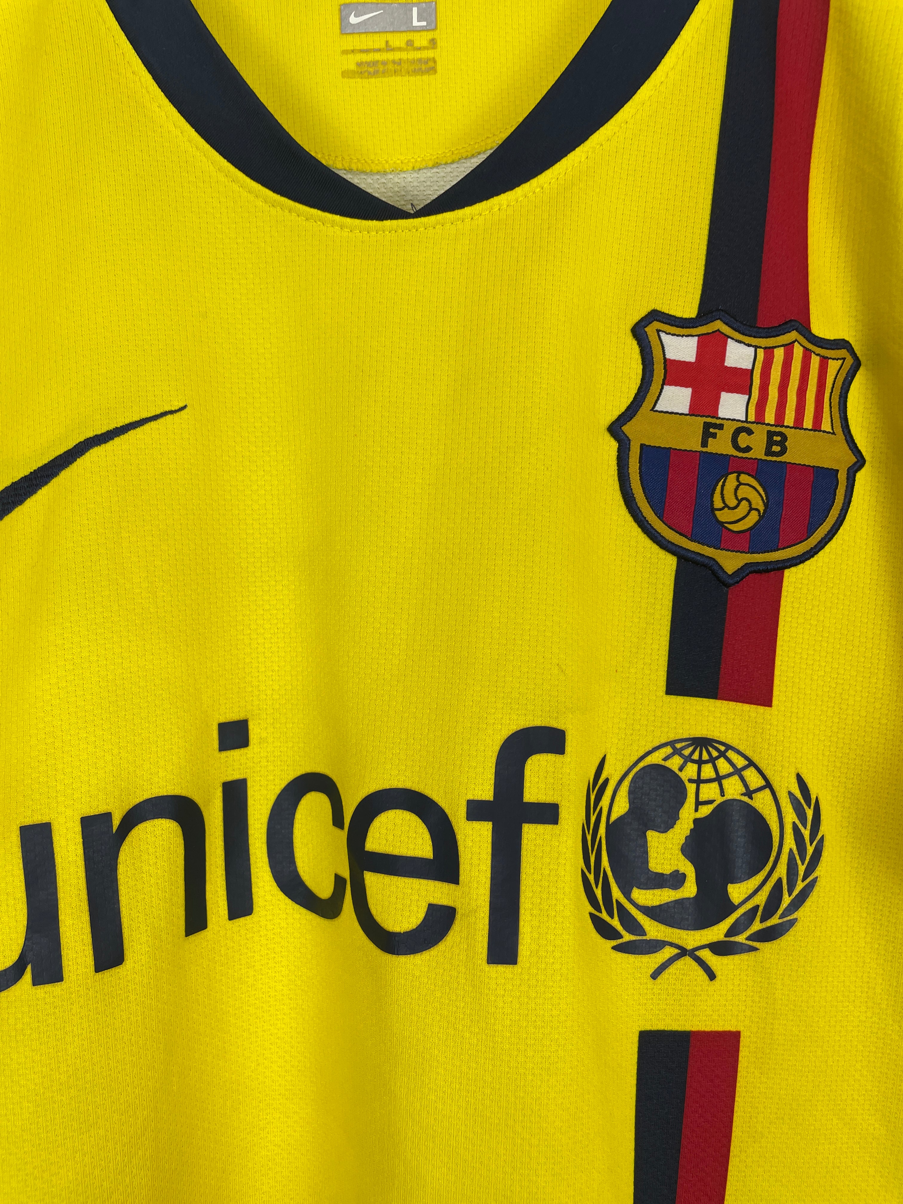 Shop 2008/09 BARCELONA MESSI #10 AWAY SHIRT (L) NIKE, classic football shirts, vintage football shirts & retro soccer jerseys at Cult Kits