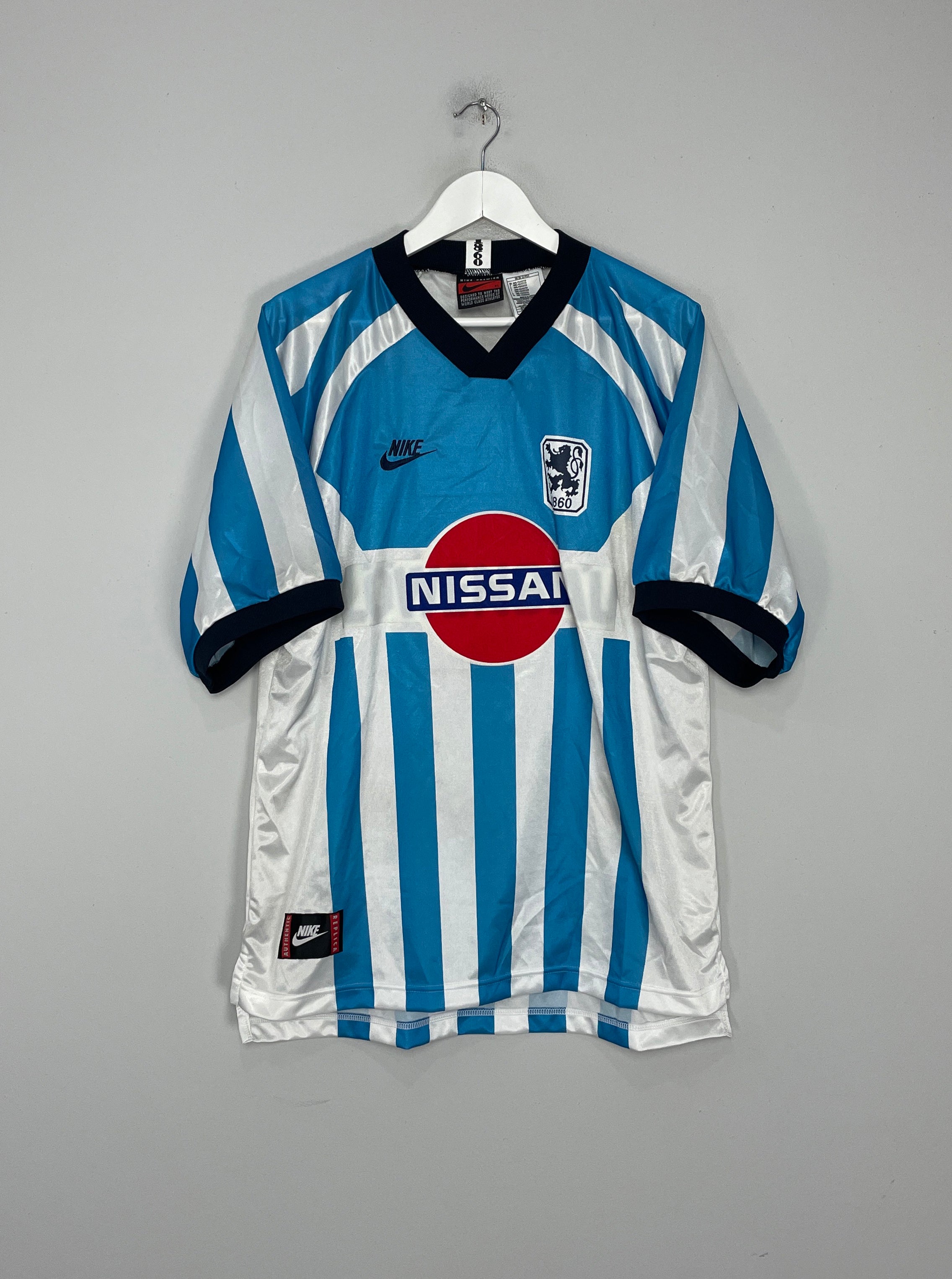 Shop 1995/96 1860 MUNICH #10 AMATEURE HOME SHIRT (XL) NIKE, classic football shirts, vintage football shirts & retro soccer jerseys at Cult Kits