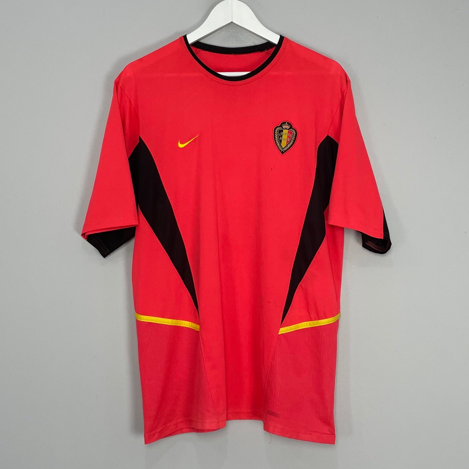 Shop 2002/04 BELGIUM HOME SHIRT (L) NIKE, classic football shirts, vintage football shirts & retro soccer jerseys at Cult Kits