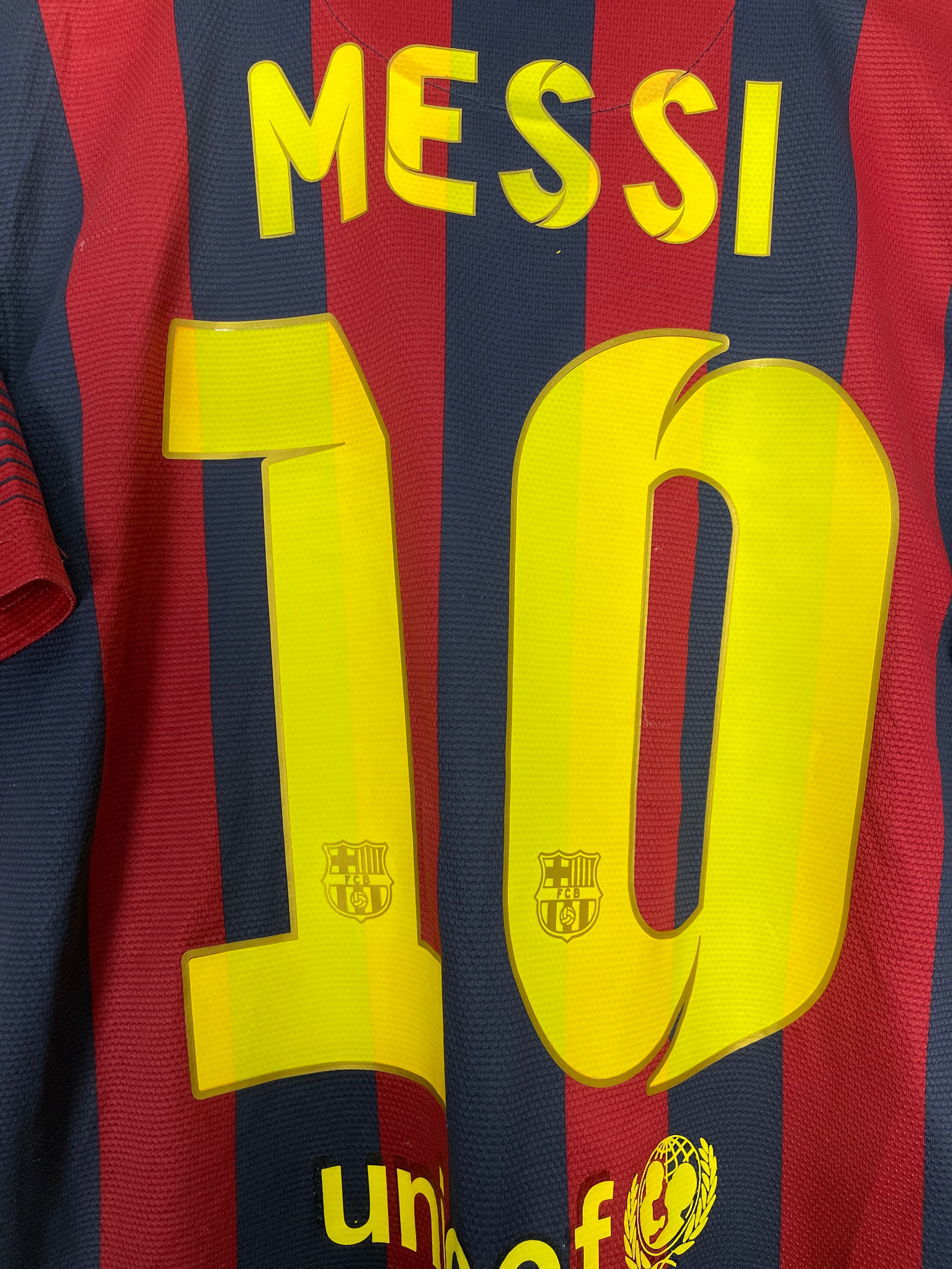 Shop 2013/14 BARCELONA MESSI #10 HOME SHIRT (M) NIKE, classic football shirts, vintage football shirts & retro soccer jerseys at Cult Kits