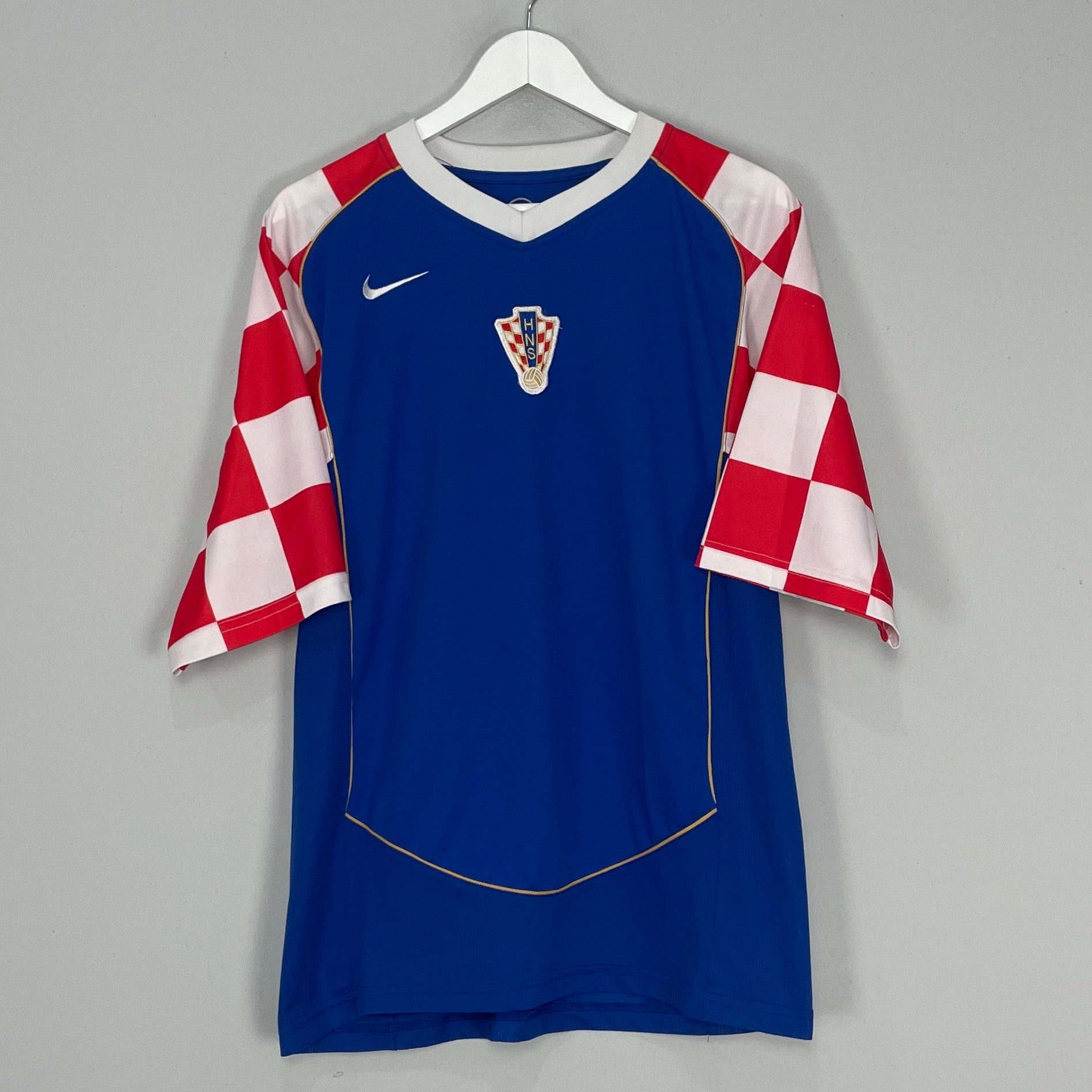Shop 2004/06 CROATIA AWAY SHIRT (XL) NIKE, classic football shirts, vintage football shirts & retro soccer jerseys at Cult Kits