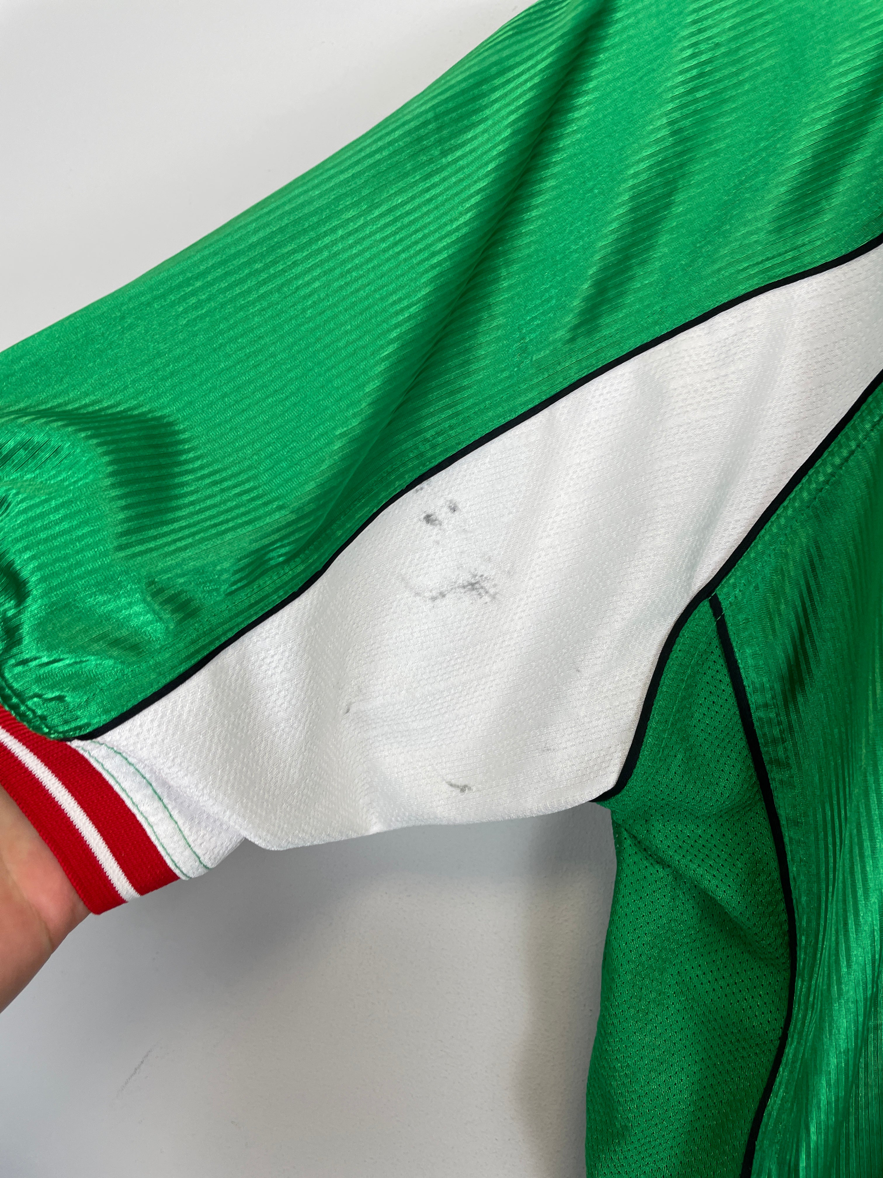 Shop 2000/01 MEXICO HOME SHIRT (XL) ATLETICA, classic football shirts, vintage football shirts & retro soccer jerseys at Cult Kits