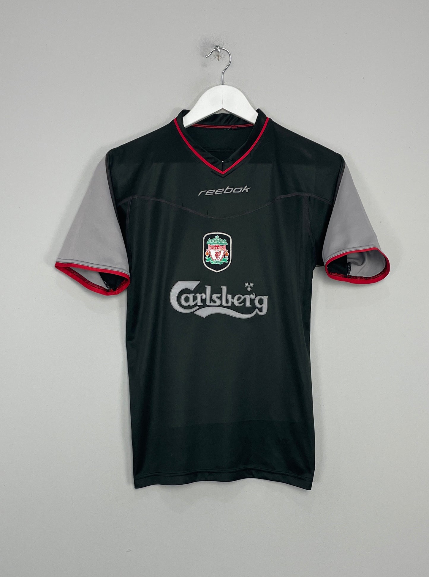 Image of the Liverpool shirt from the 2003/04 season