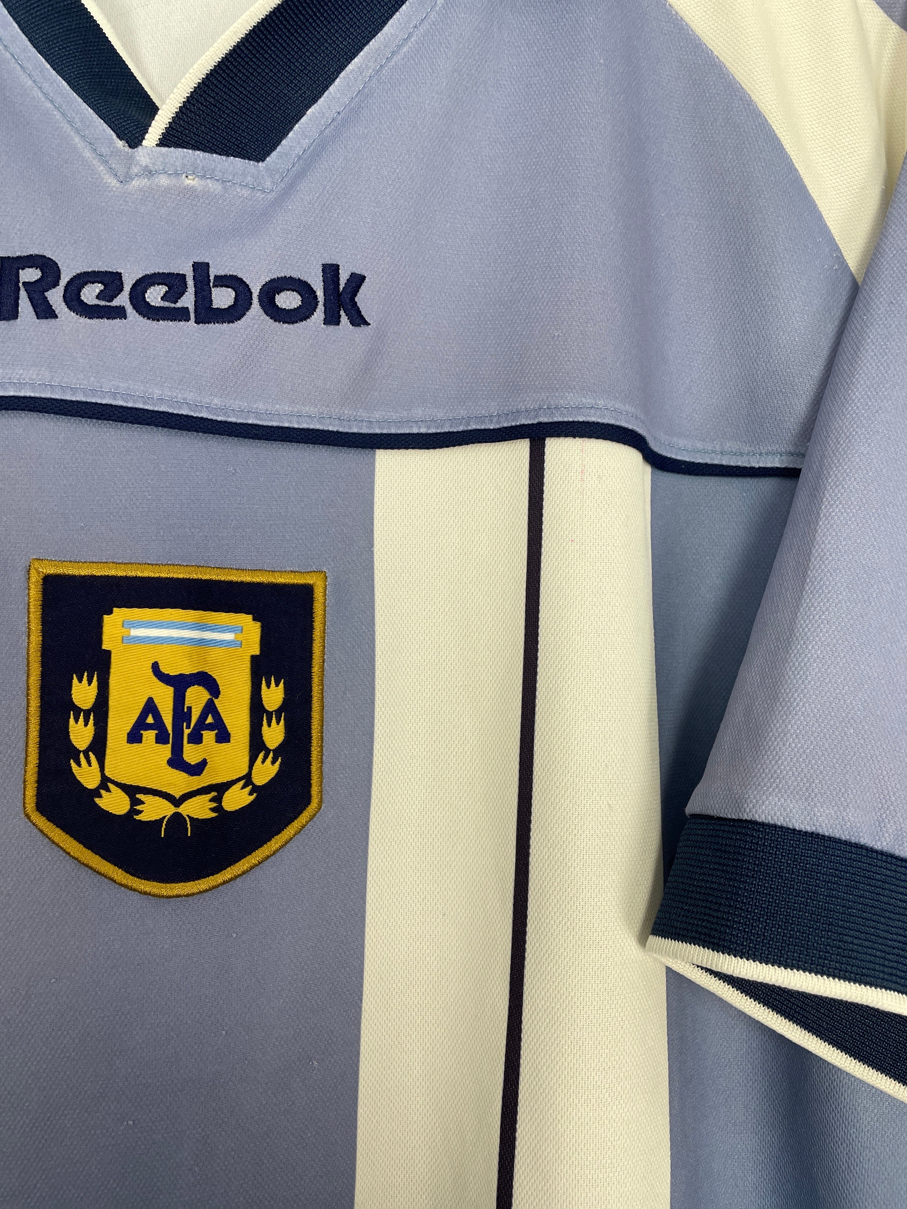 Shop 2000/01 ARGENTINA HOME SHIRT (XL) REEBOK, classic football shirts, vintage football shirts & retro soccer jerseys at Cult Kits