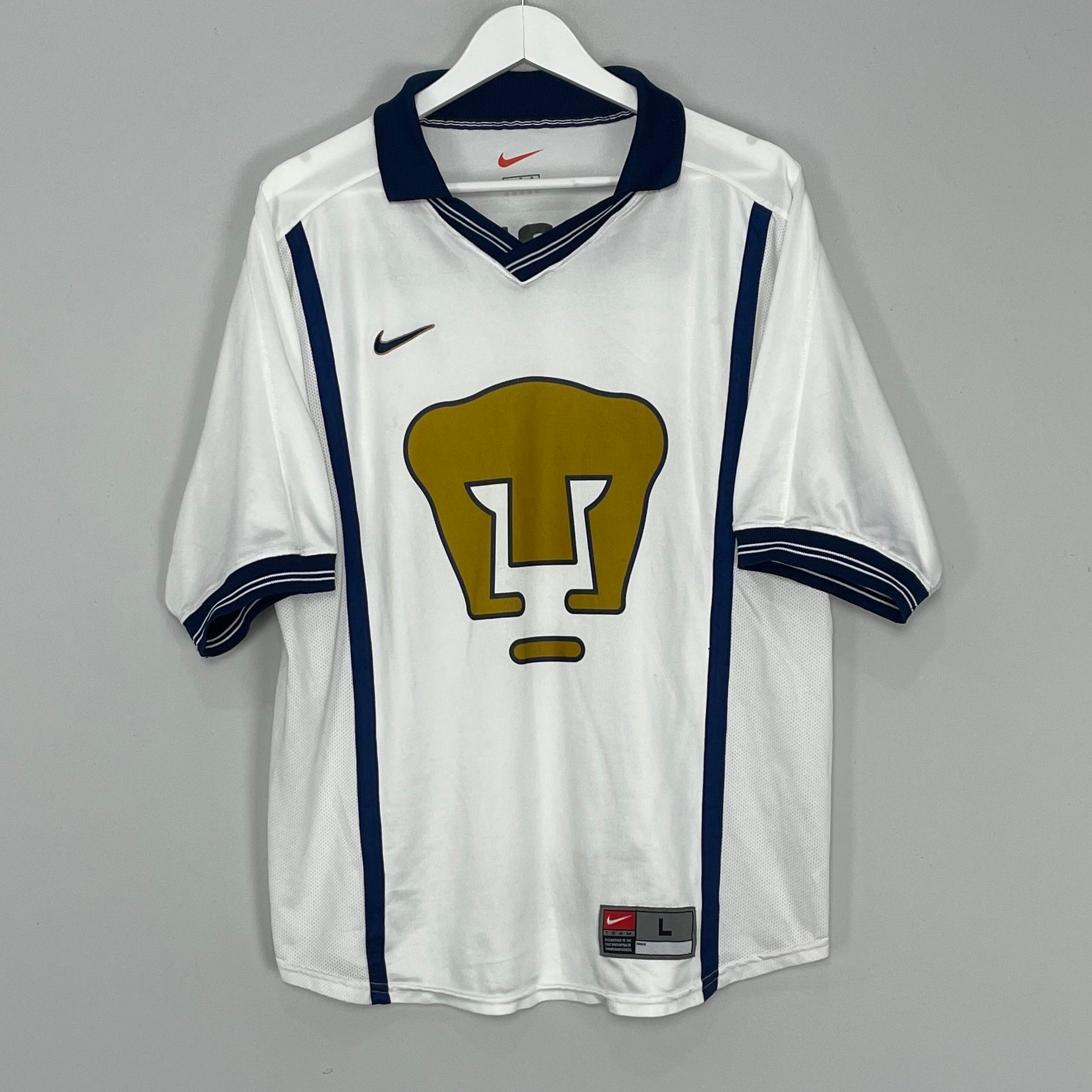 Shop 1999/00 UNAM PUMAS AWAY SHIRT (L) NIKE, classic football shirts, vintage football shirts & retro soccer jerseys at Cult Kits