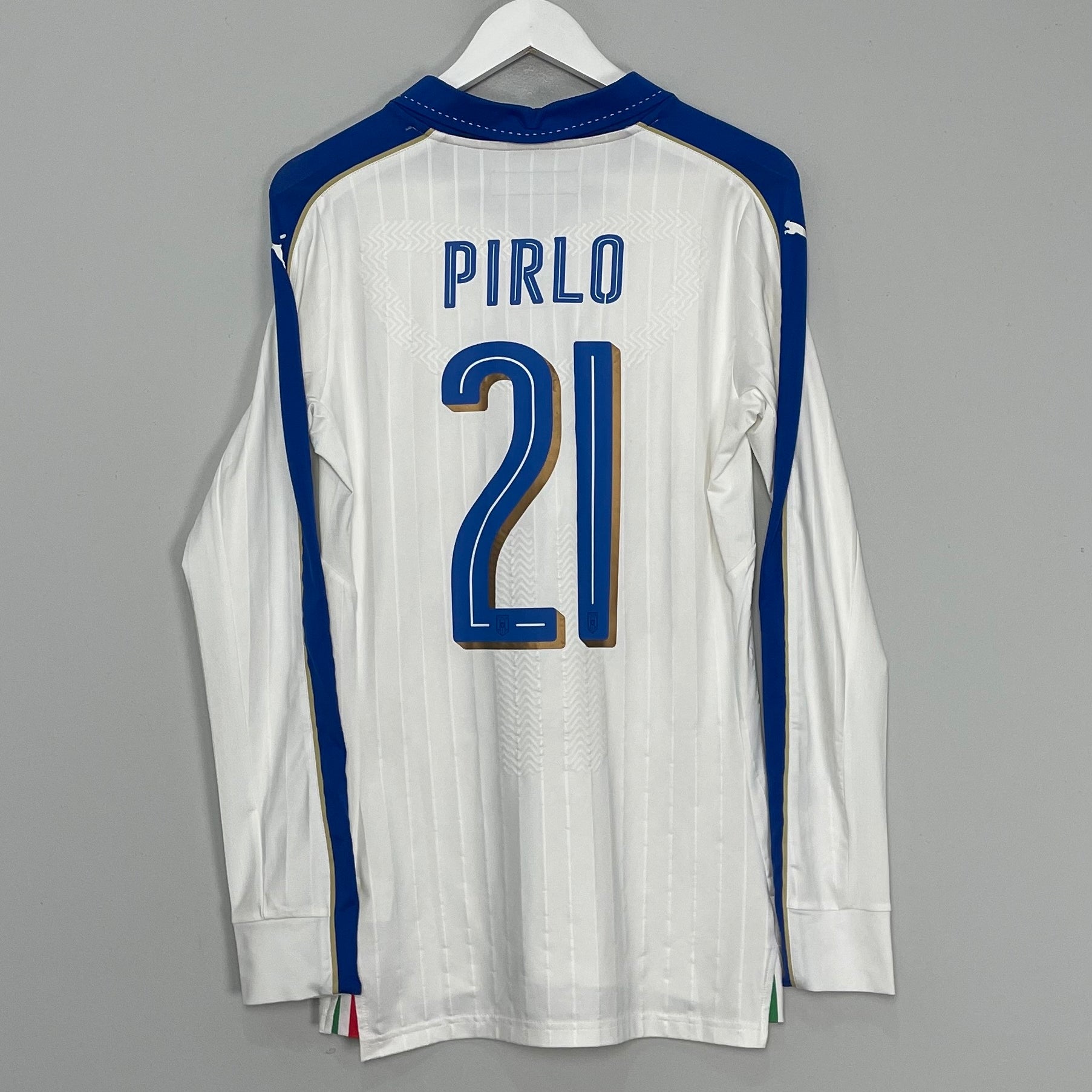 Shop 2016/17 ITALY PIRLO #21 L/S *PLAYER ISSUE* AWAY SHIRT (L) PUMA, classic football shirts, vintage football shirts & retro soccer jerseys at Cult Kits