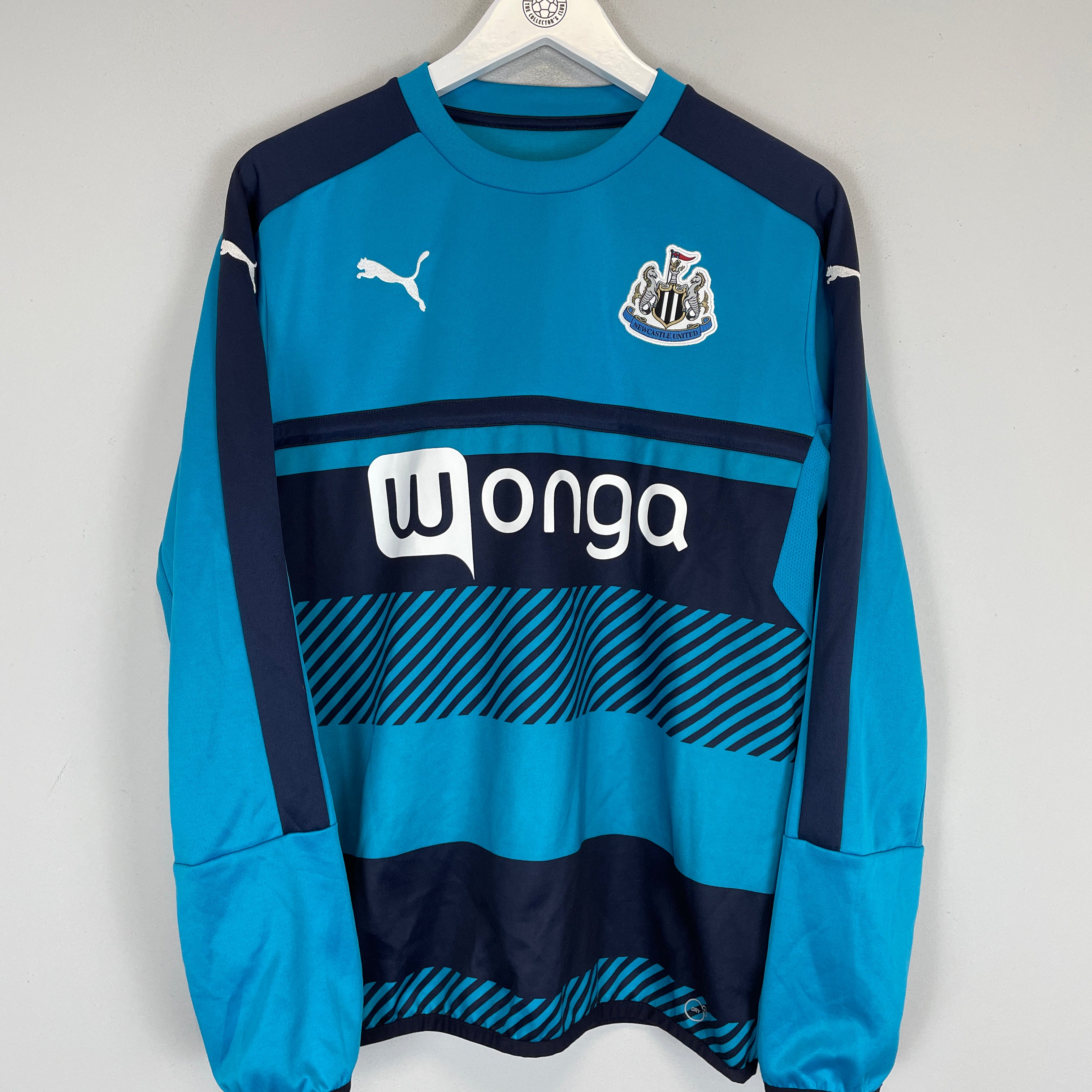 Shop 2016/17 NEWCASTLE TRAINING JUMPER (M) PUMA, classic football shirts, vintage football shirts & retro soccer jerseys at Cult Kits
