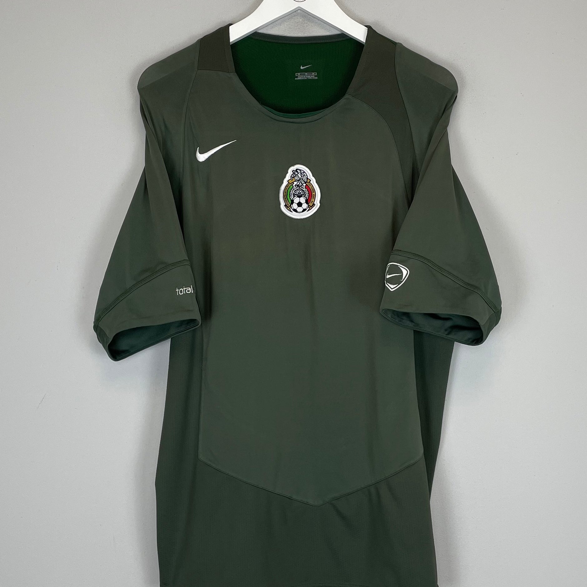 Shop 2003/04 MEXICO TRAINING SHIRT (M) NIKE, classic football shirts, vintage football shirts & retro soccer jerseys at Cult Kits