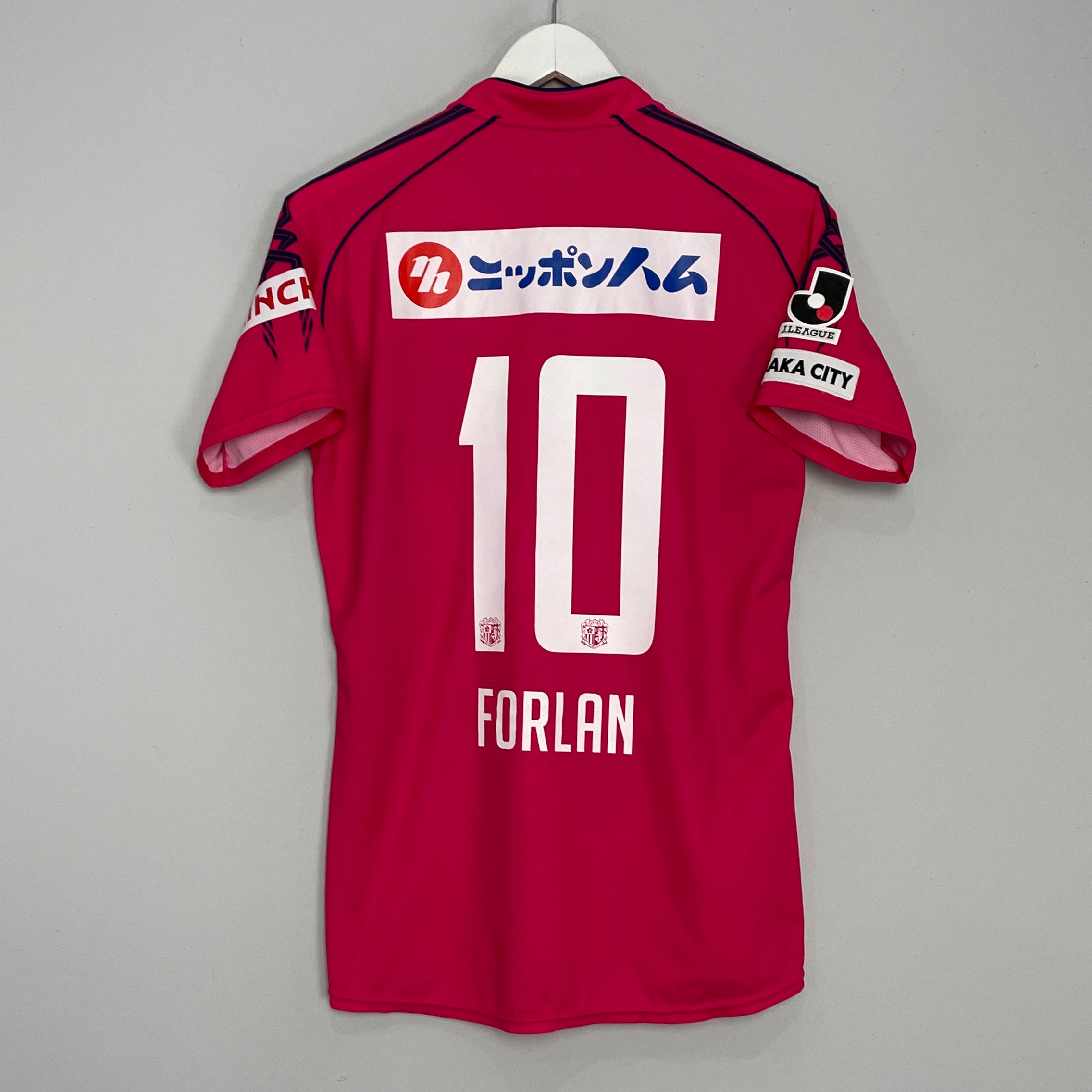 Shop 2014 CEREZO OSAKA FORLAN #10 HOME SHIRT (S) MIZUNO, classic football shirts, vintage football shirts & retro soccer jerseys at Cult Kits