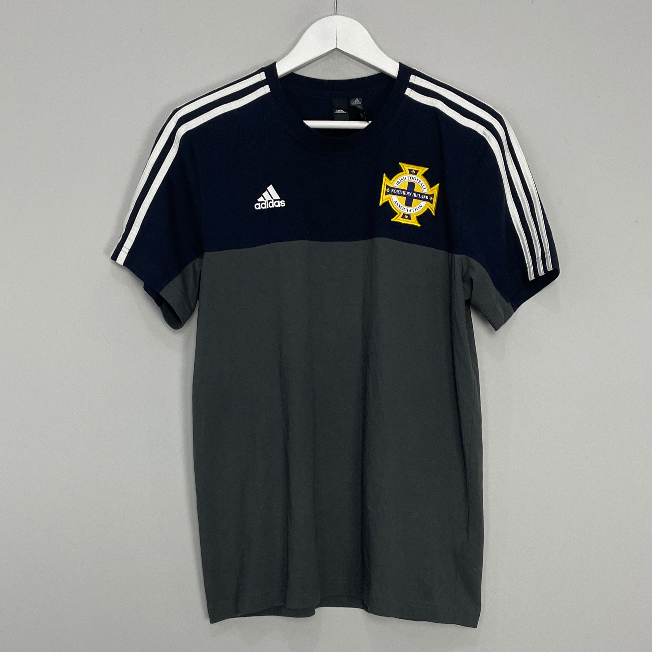 Shop 2016/17 NORTHERN IRELAND T-SHIRT (M) ADIDAS, classic football shirts, vintage football shirts & retro soccer jerseys at Cult Kits