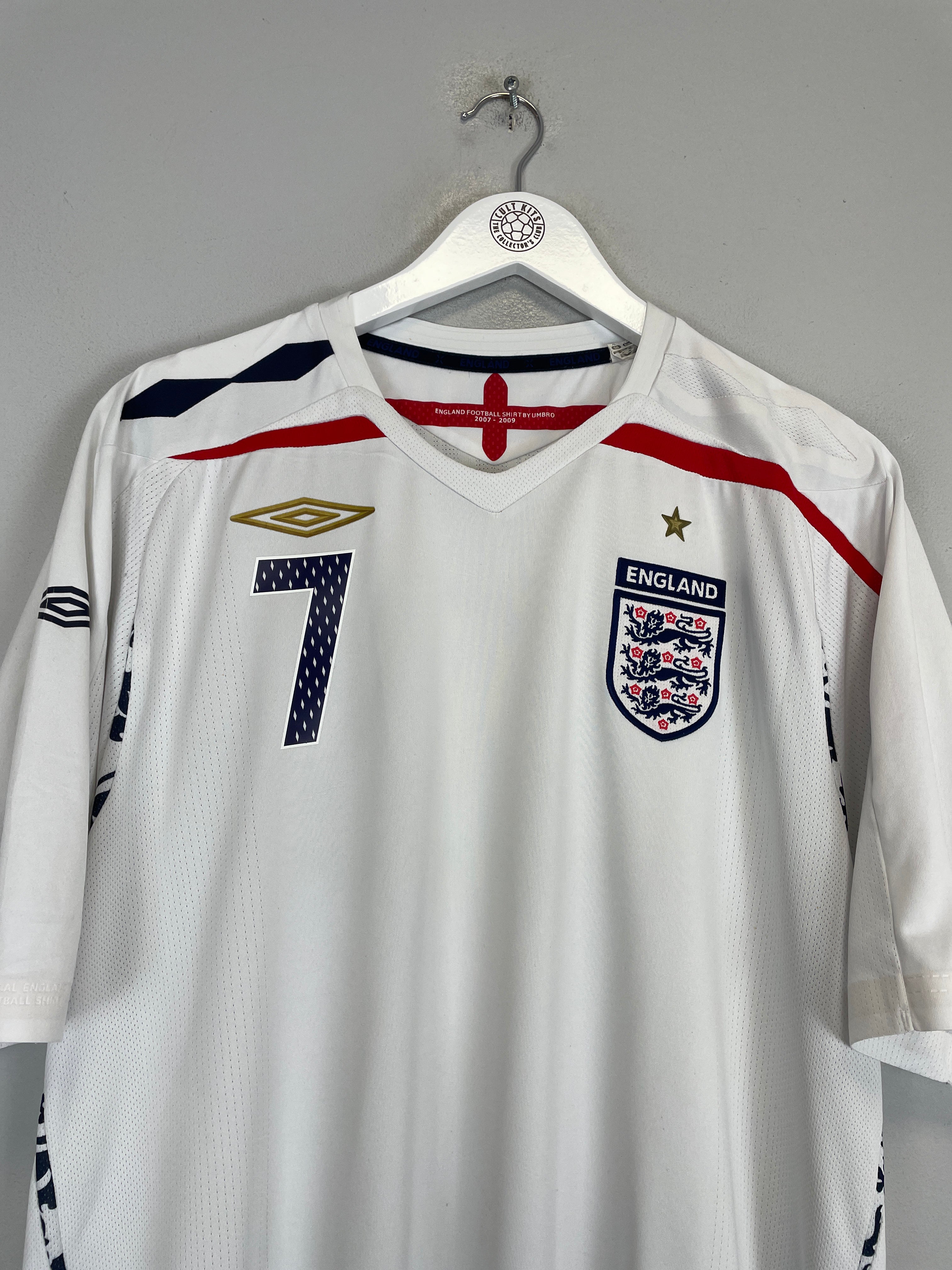 Shop 2007/09 ENGLAND BECKHAM #7 HOME SHIRT (XL) UMBRO, classic football shirts, vintage football shirts & retro soccer jerseys at Cult Kits