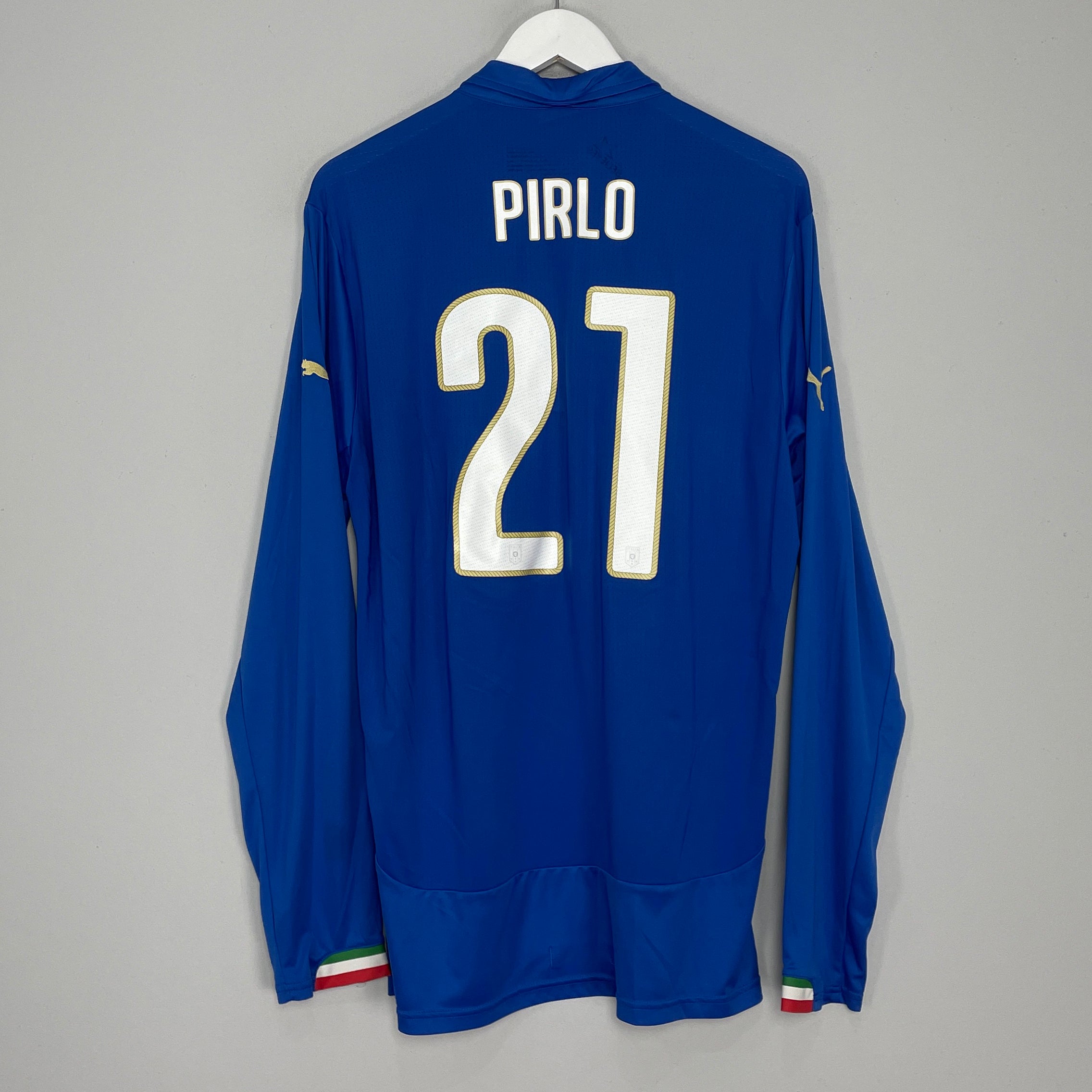 Shop 2014/15 ITALY PIRLO #21 L/S HOME SHIRT (XL) PUMA, classic football shirts, vintage football shirts & retro soccer jerseys at Cult Kits