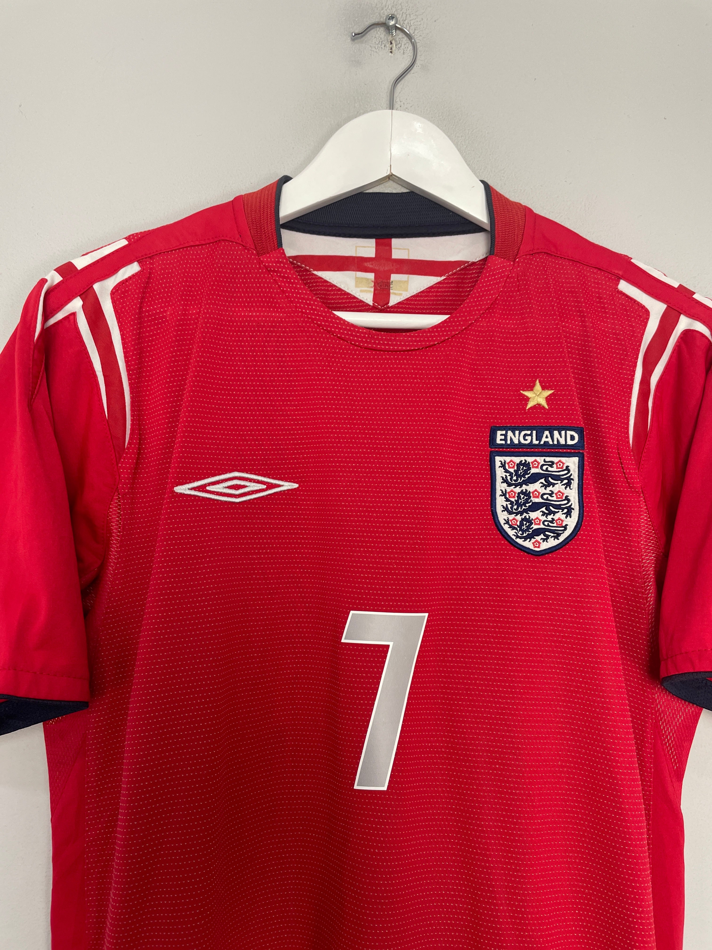 Shop 2004/06 ENGLAND BECKHAM #7 AWAY SHIRT (M) UMBRO, classic football shirts, vintage football shirts & retro soccer jerseys at Cult Kits