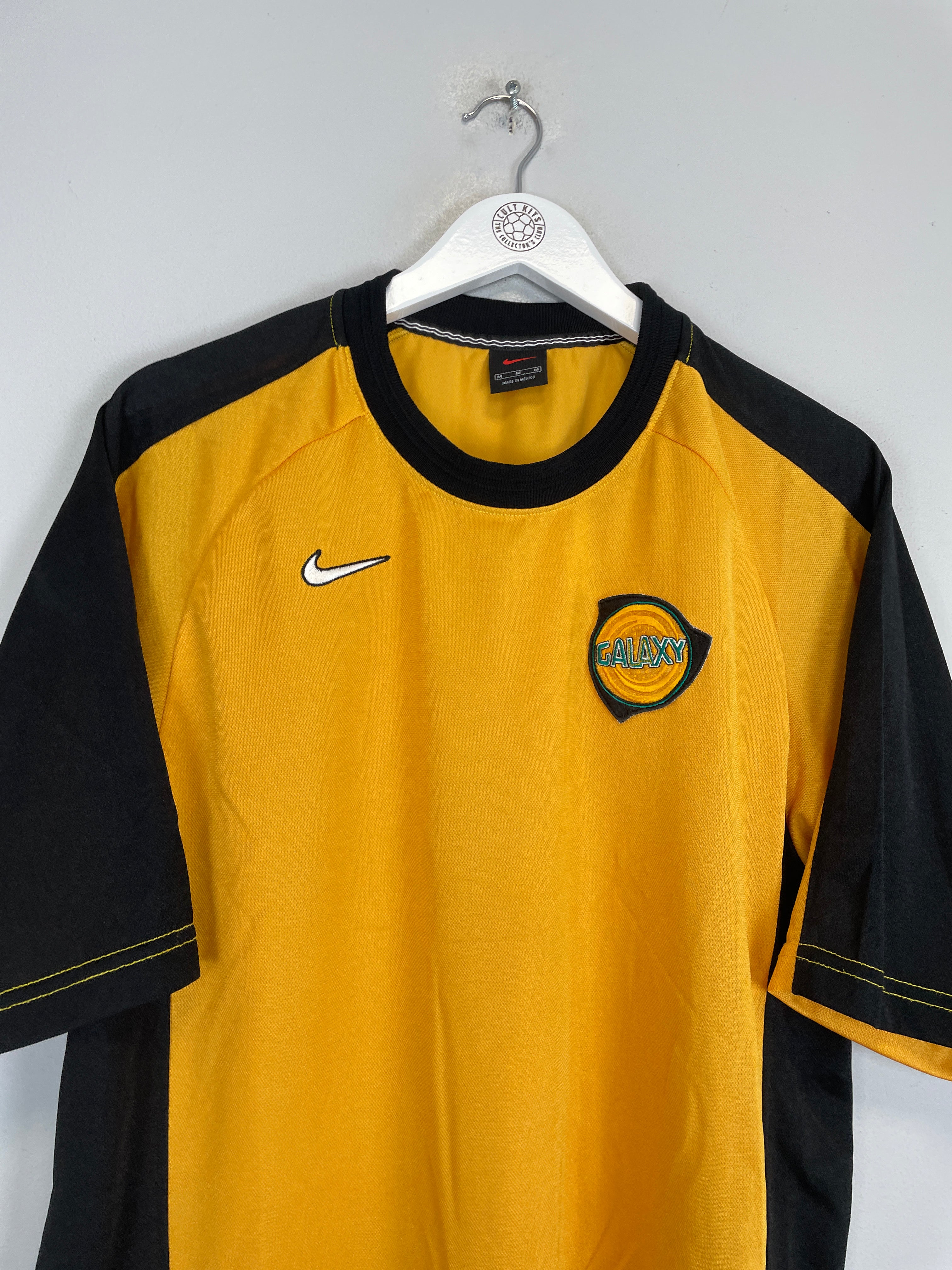 Shop 1999 LA GALAXY TRAINING SHIRT (M) NIKE, classic football shirts, vintage football shirts & retro soccer jerseys at Cult Kits