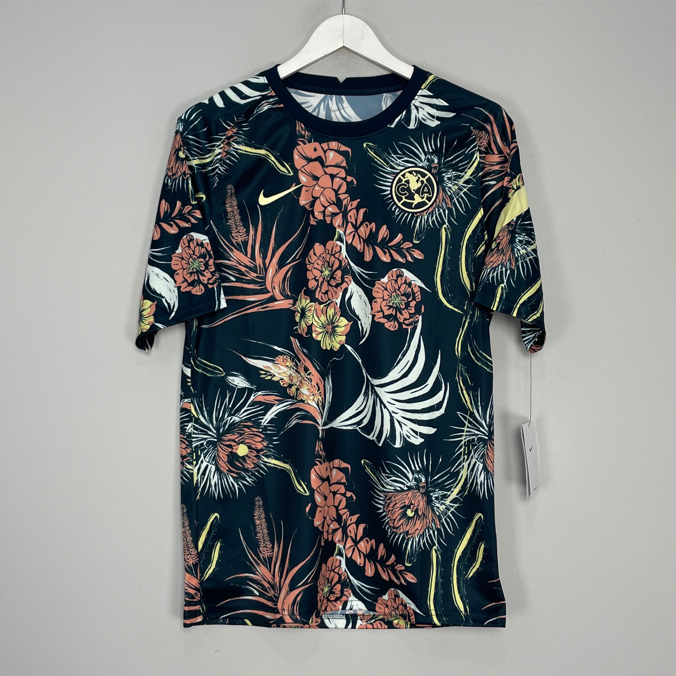 Shop 2021/22 CLUB AMERICA *BNWT* PRE MATCH SHIRT (M) NIKE, classic football shirts, vintage football shirts & retro soccer jerseys at Cult Kits