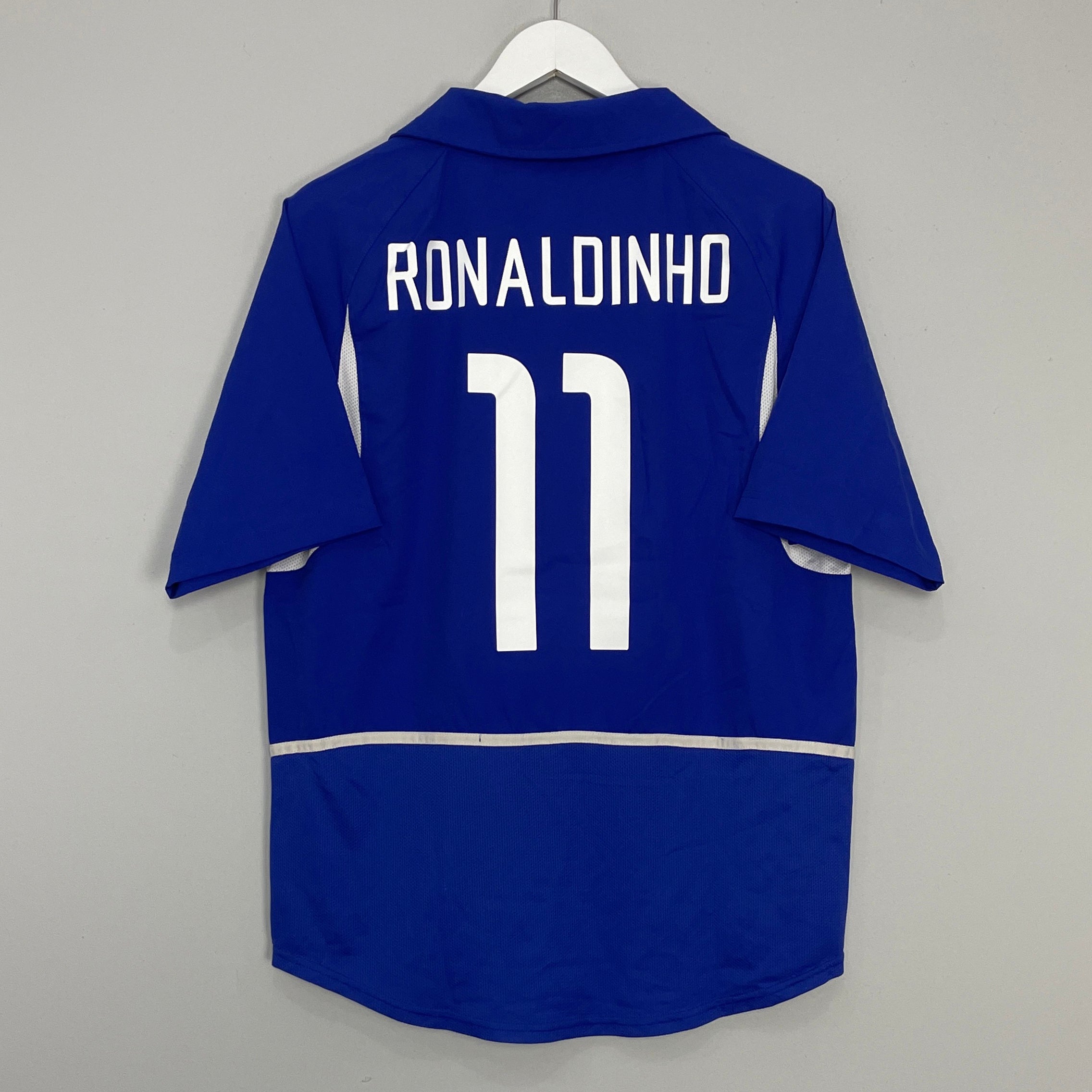 Shop 2002/04 BRAZIL RONALDINHO #11 AWAY SHIRT (M) NIKE, classic football shirts, vintage football shirts & retro soccer jerseys at Cult Kits