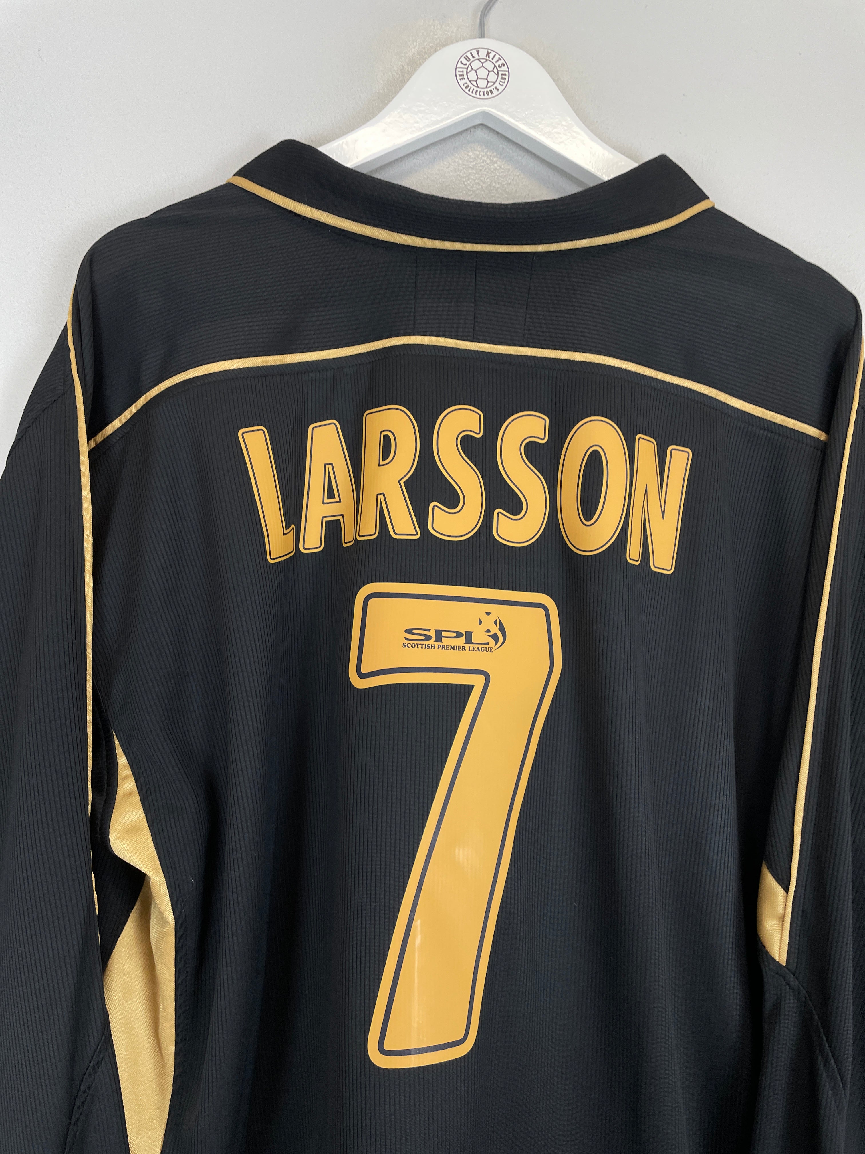 Shop 2003/04 CELTIC LARSSON #7 L/S AWAY SHIRT (XXL) UMBRO, classic football shirts, vintage football shirts & retro soccer jerseys at Cult Kits