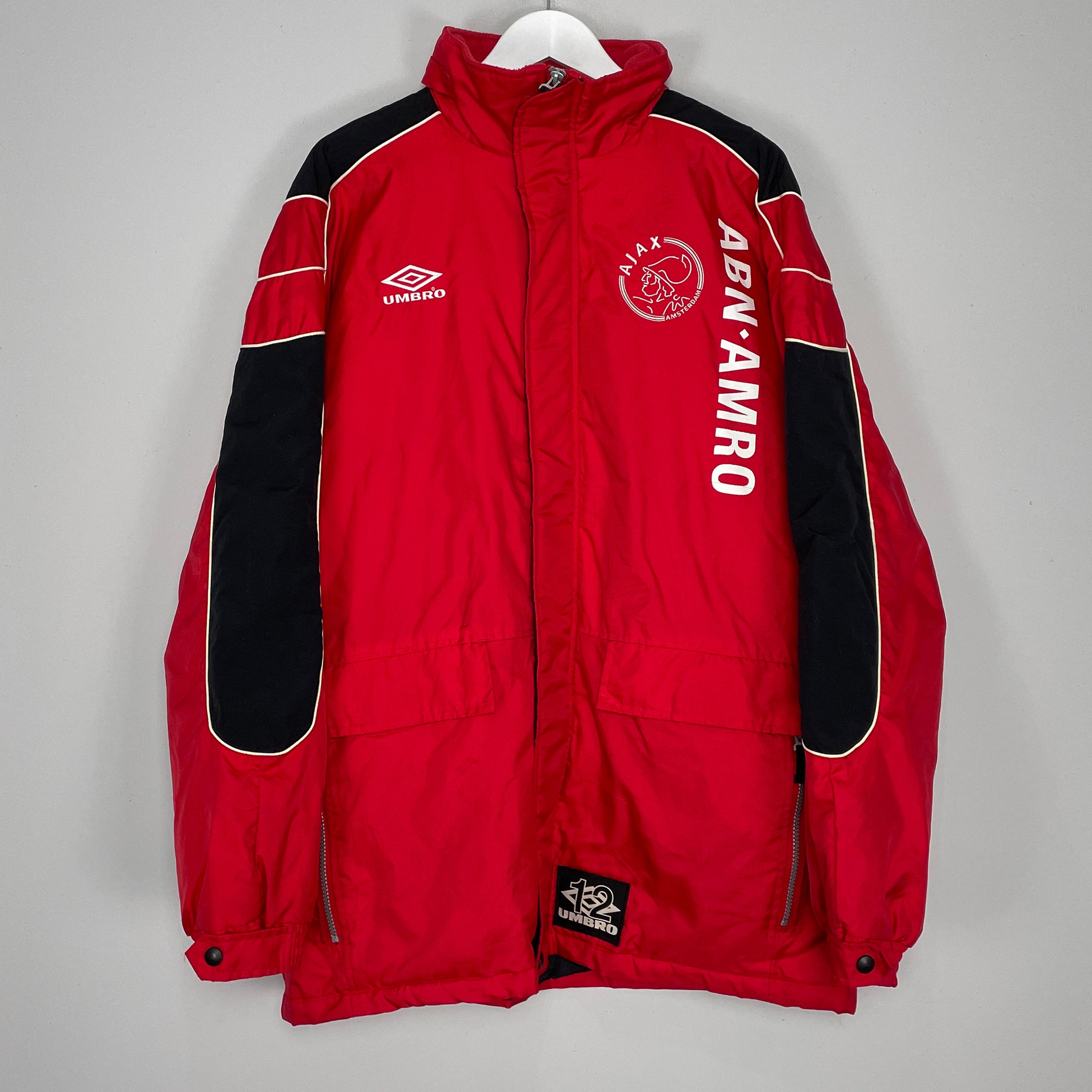 Shop 1998/99 AJAX BENCH COAT (XL) UMBRO, classic football shirts, vintage football shirts & retro soccer jerseys at Cult Kits