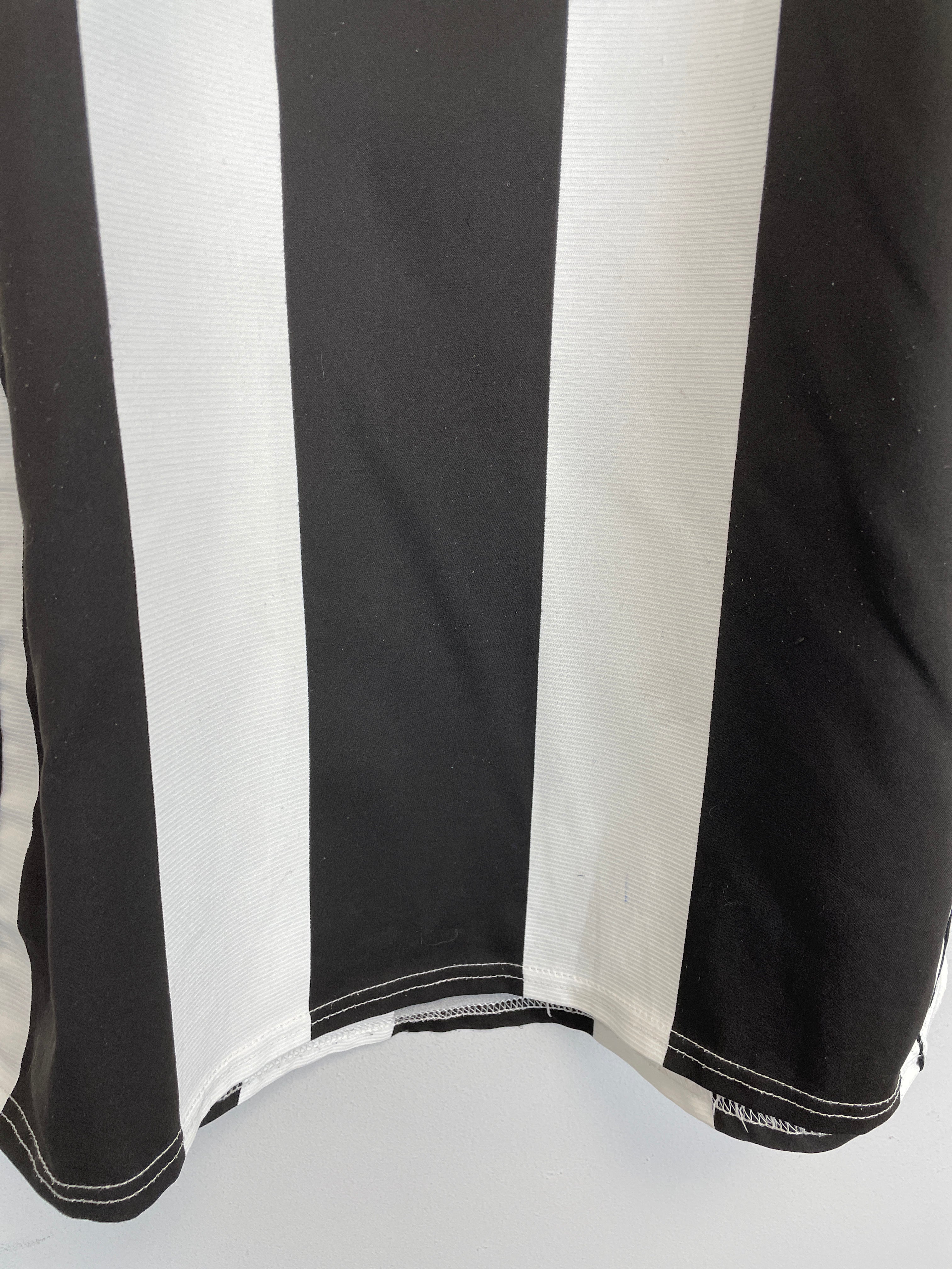 Shop 2004/05 JUVENTUS IBRAHIMOVIC #9 HOME SHIRT (XL) NIKE, classic football shirts, vintage football shirts & retro soccer jerseys at Cult Kits