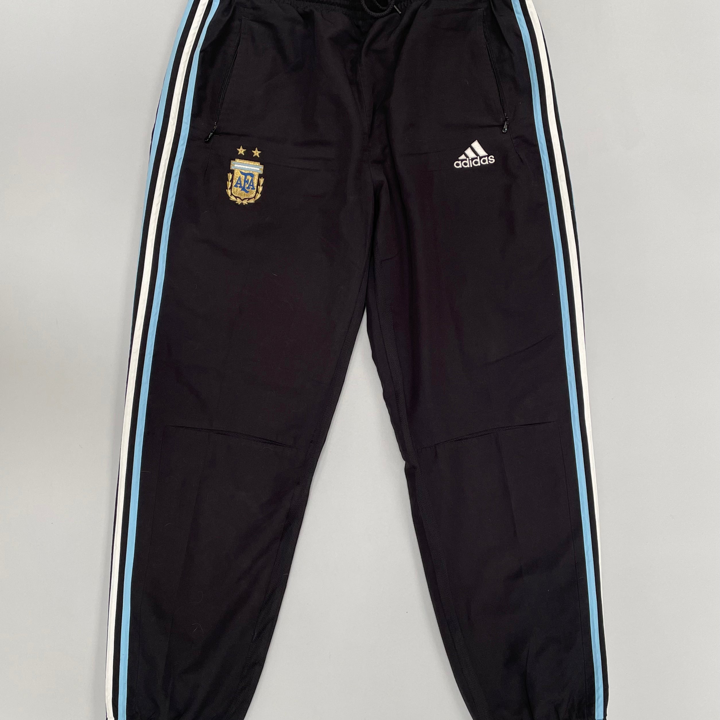 Shop 2004/05 ARGENTINA TRACKSUIT BOTTOMS (XL) ADIDAS, classic football shirts, vintage football shirts & retro soccer jerseys at Cult Kits