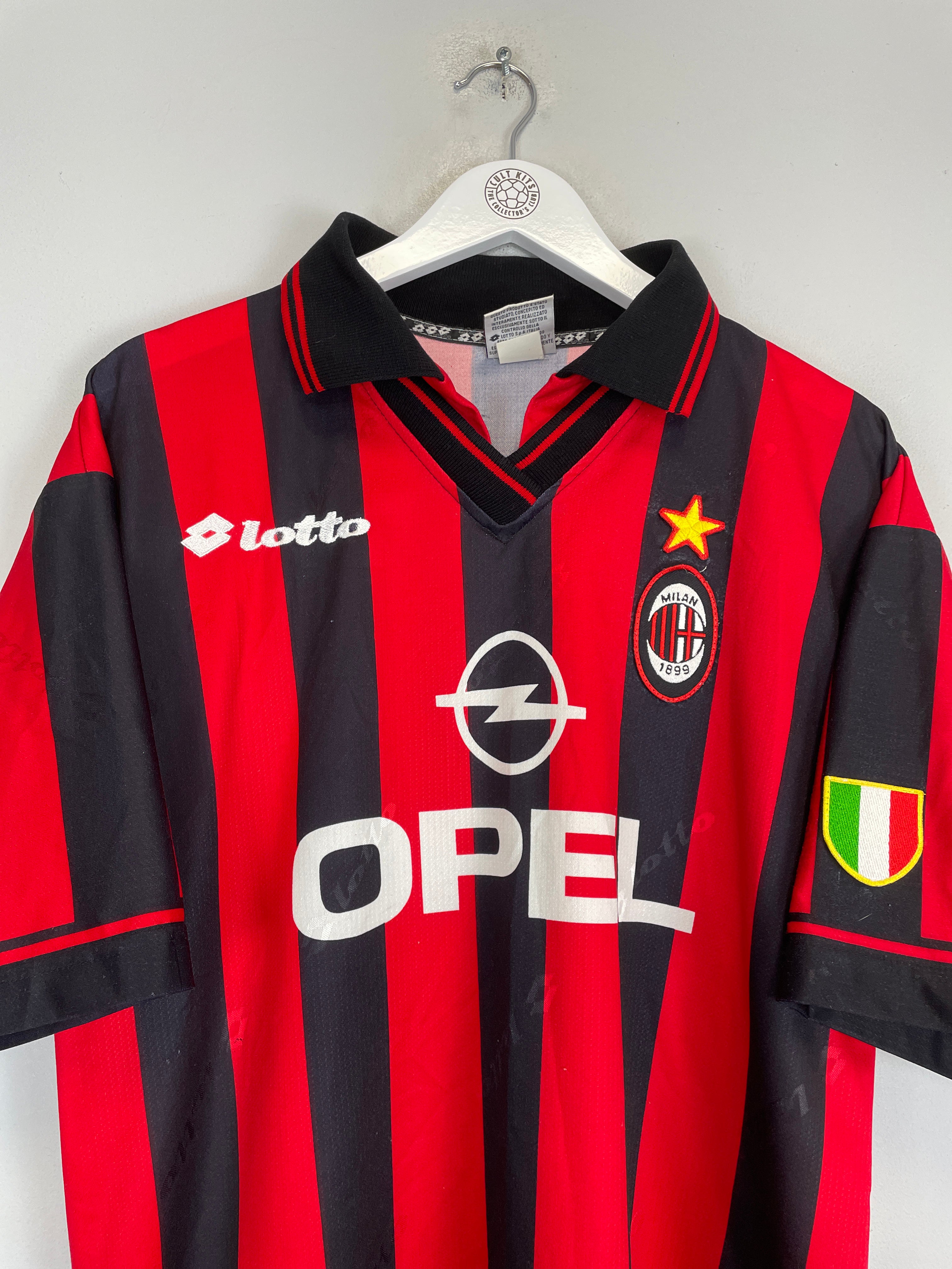 Shop 1997/98 AC MILAN BAGGIO #18 HOME SHIRT (L) LOTTO, classic football shirts, vintage football shirts & retro soccer jerseys at Cult Kits
