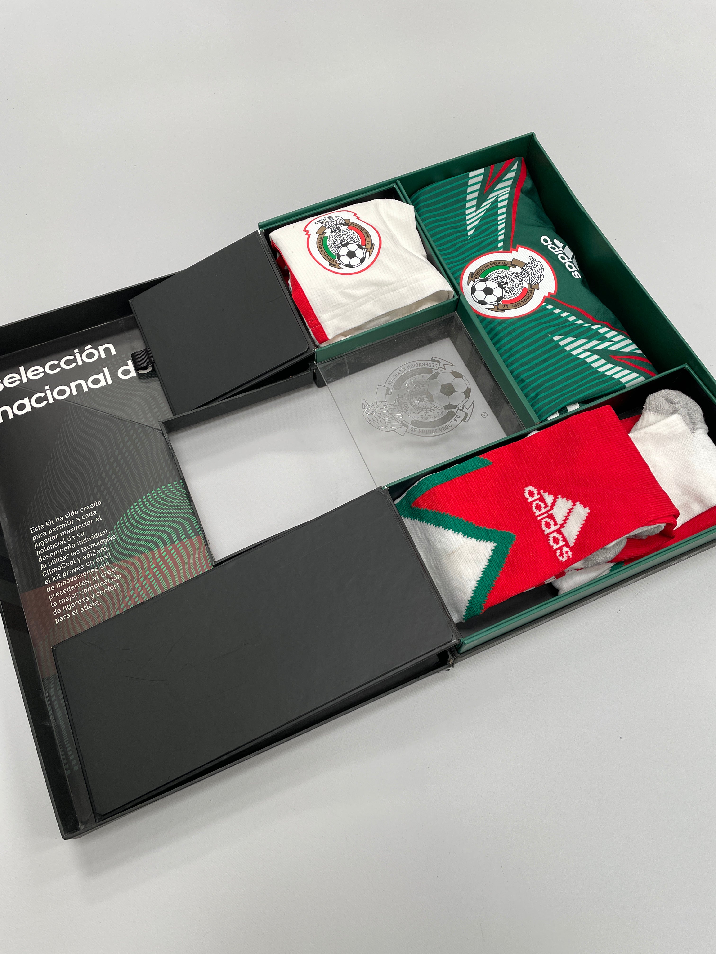 Shop 2014/15 MEXICO LTD *FULL KIT* BOXED (L) ADIDAS, classic football shirts, vintage football shirts & retro soccer jerseys at Cult Kits