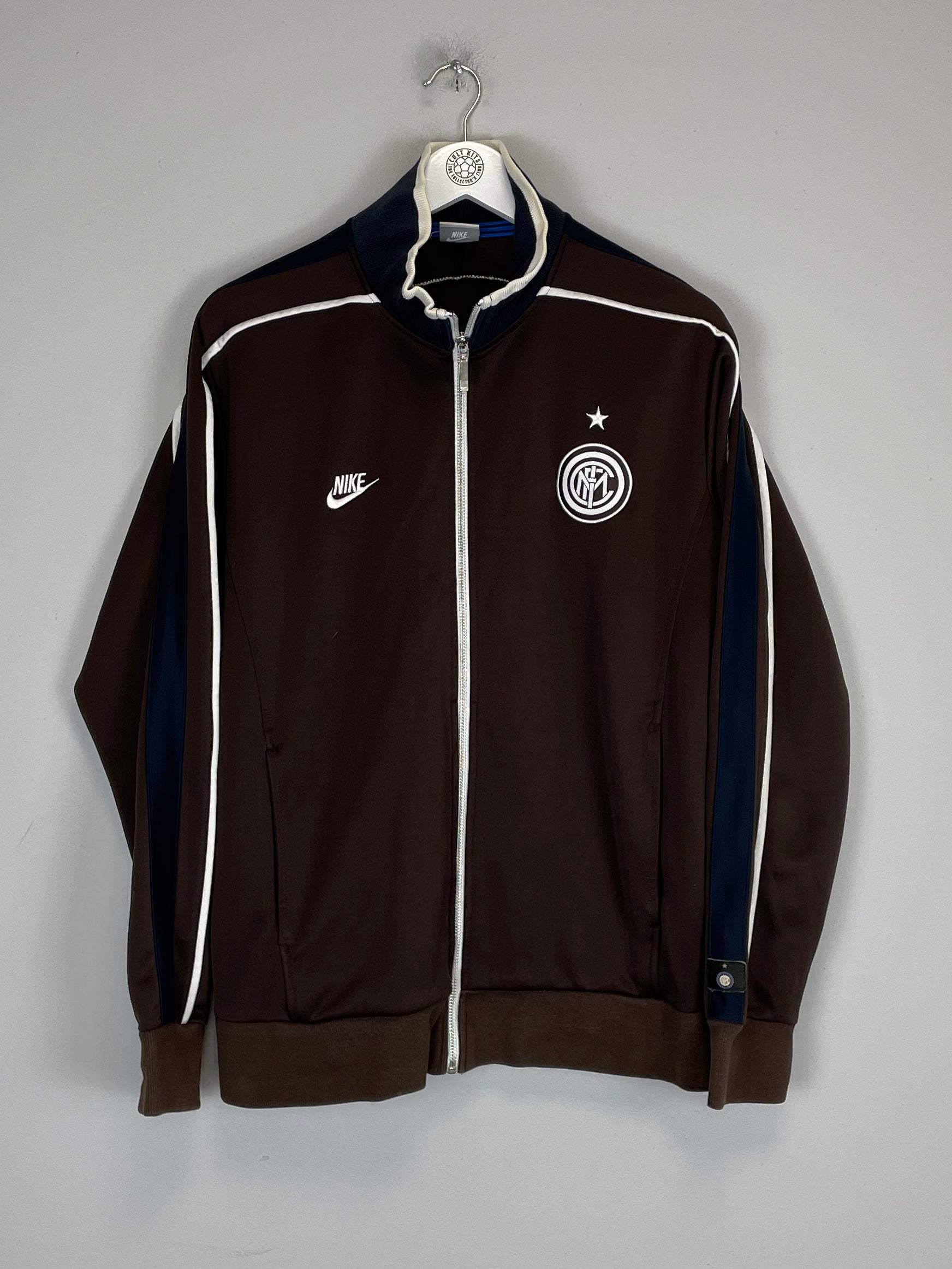 Shop 2017/18 INTER MILAN TRACK JACKET (L) NIKE, classic football shirts, vintage football shirts & retro soccer jerseys at Cult Kits