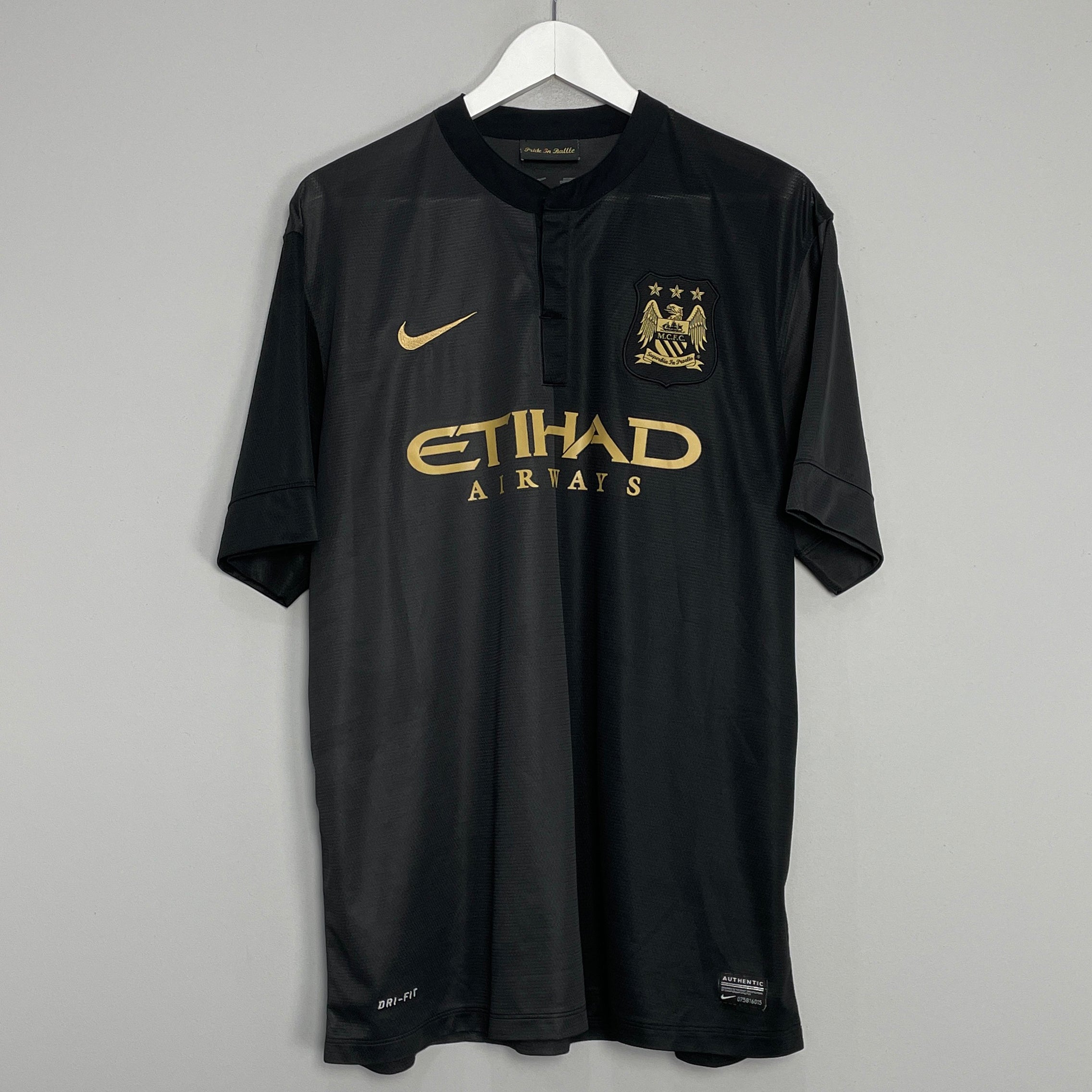 Shop 2013/14 MANCHESTER CITY AWAY SHIRT (XL) NIKE, classic football shirts, vintage football shirts & retro soccer jerseys at Cult Kits