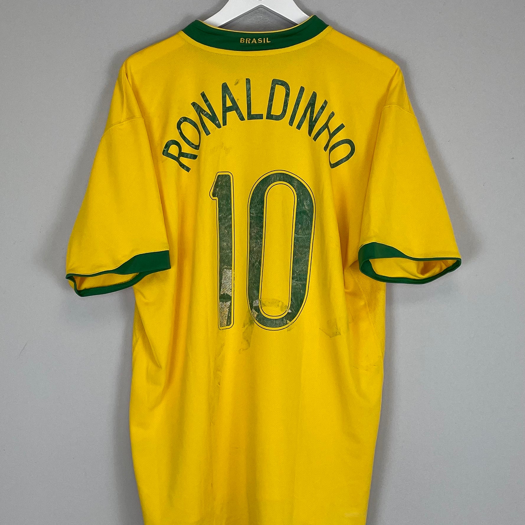 Shop 2006/08 BRAZIL RONALDINHO #10 HOME SHIRT (XXL) NIKE, classic football shirts, vintage football shirts & retro soccer jerseys at Cult Kits