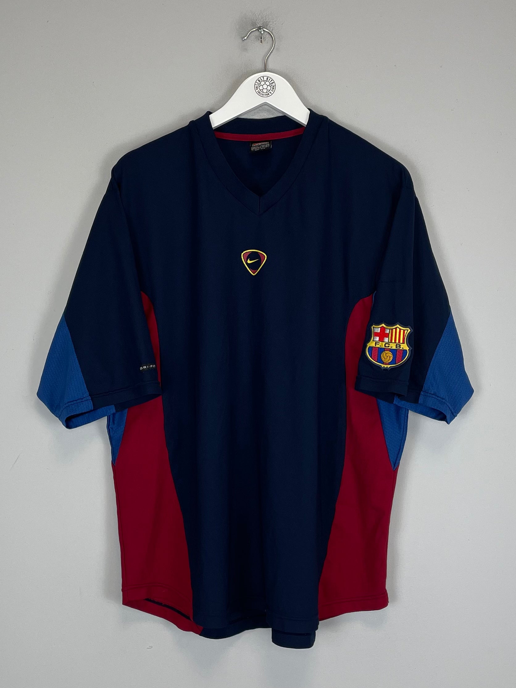 Shop 2000/01 BARCELONA TRAINING SHIRT (XL) NIKE, classic football shirts, vintage football shirts & retro soccer jerseys at Cult Kits