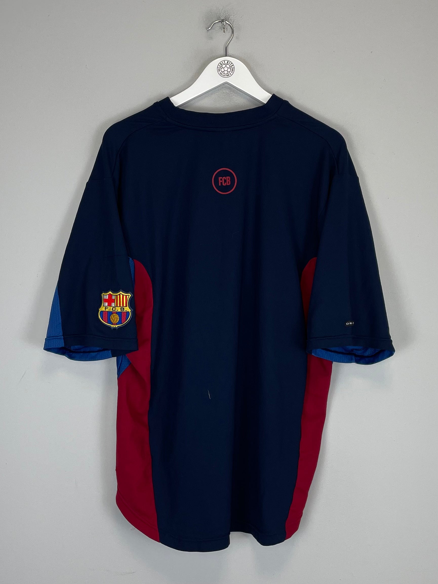Shop 2000/01 BARCELONA TRAINING SHIRT (XL) NIKE, classic football shirts, vintage football shirts & retro soccer jerseys at Cult Kits