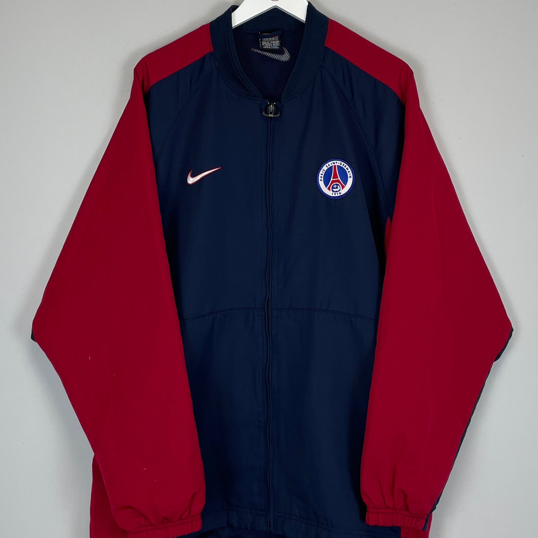Shop 1999/00 PSG JACKET (XL) NIKE, classic football shirts, vintage football shirts & retro soccer jerseys at Cult Kits