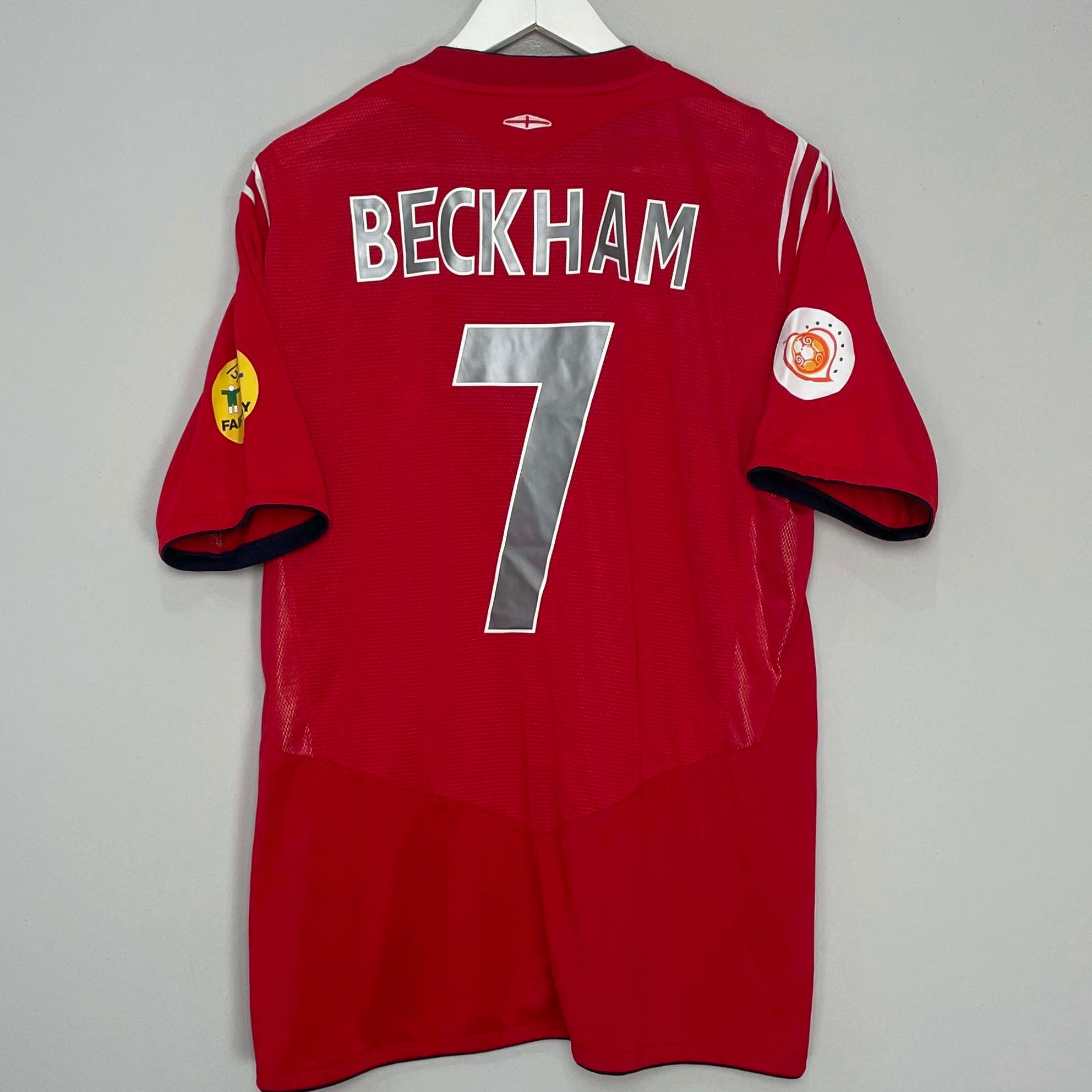 Shop 2004/06 ENGLAND BECKHAM #7 AWAY SHIRT (XL) UMBRO, classic football shirts, vintage football shirts & retro soccer jerseys at Cult Kits