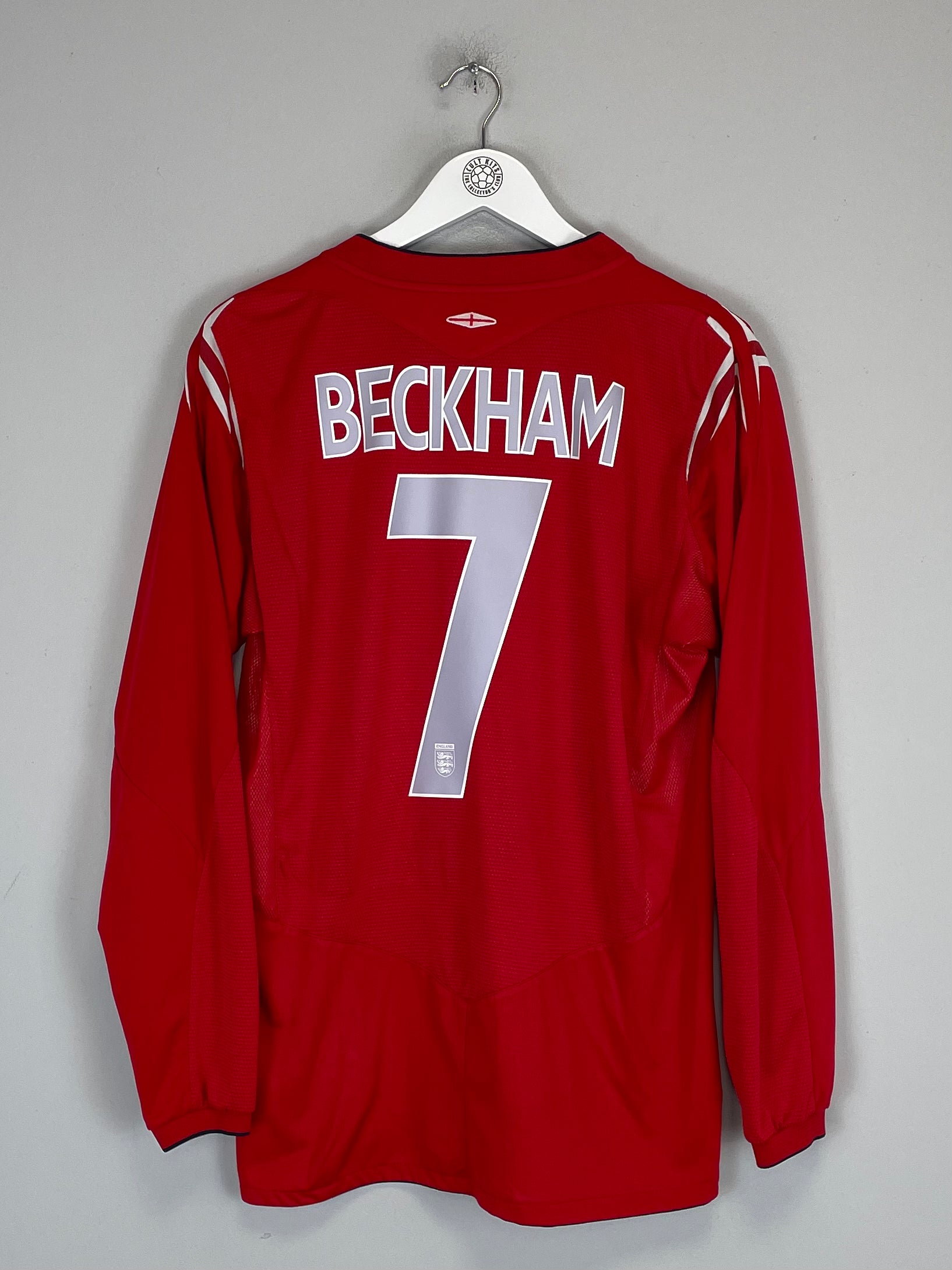 Shop 2004/06 ENGLAND BECKHAM #7 L/S AWAY SHIRT (L) UMBRO, classic football shirts, vintage football shirts & retro soccer jerseys at Cult Kits