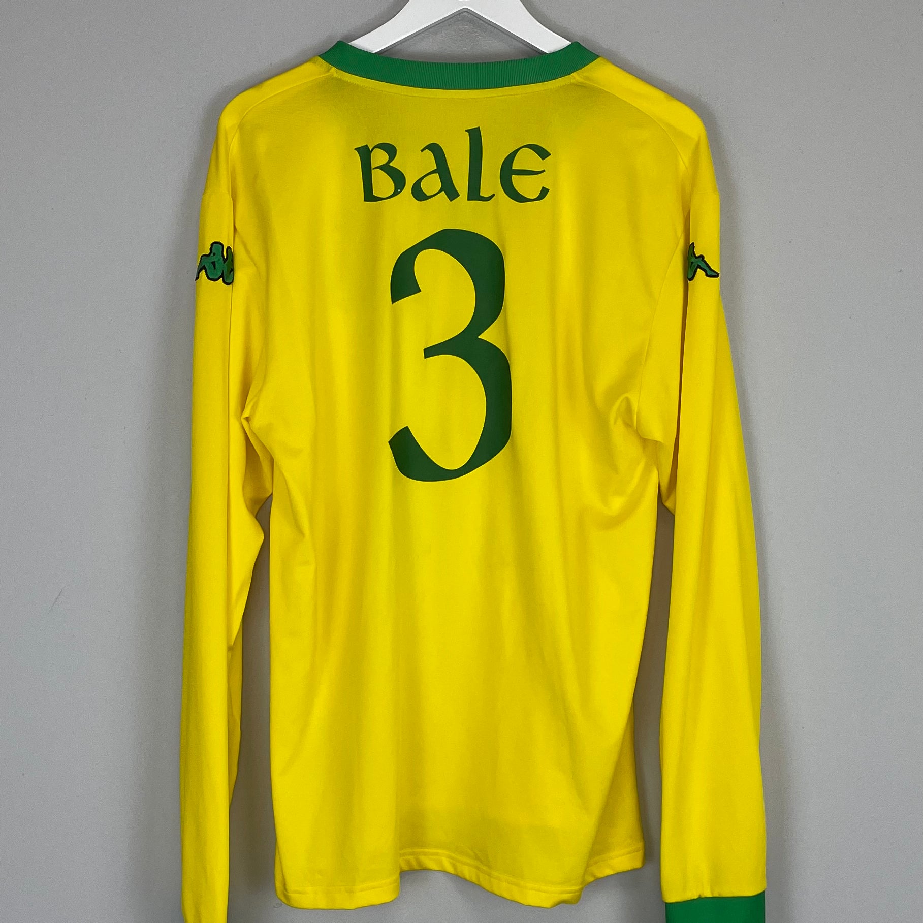 Shop 2006/07 WALES BALE #3 L/S AWAY SHIRT (XXL) KAPPA, classic football shirts, vintage football shirts & retro soccer jerseys at Cult Kits